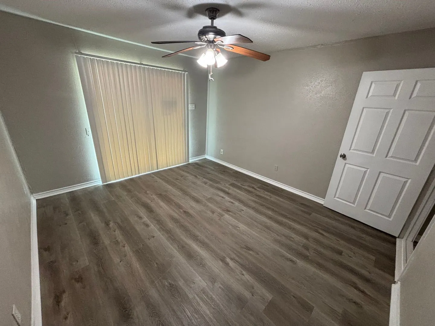 Triplex For Rent in Collin County , 715 Eastham Lane B, Lowry Crossing, Texas 75407, 3 Bedroom, 2 Bathroom, Garage spaces, 1,800 Sqft, built in 1986, mls#21382982, Real Estate Agent in Lowry Crossing, Homes For Rent in Collin county, Homes For Rent in Lowry Crossing, Realtor in Lowry Crossing Texas, Real Estate Brokerage Independent Realty Texas, Luminita Cordes Realtor