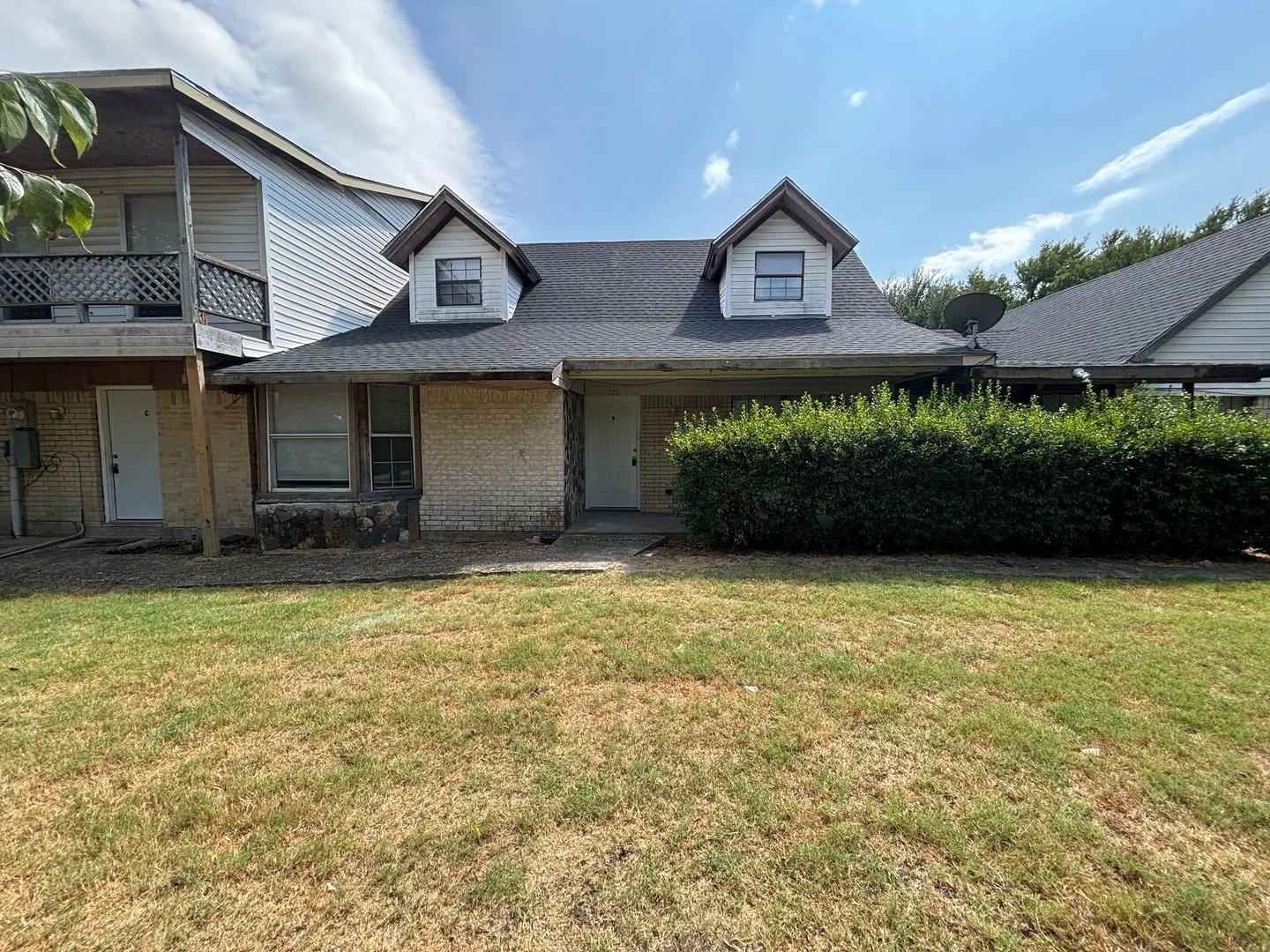 Triplex For Rent in Collin County , 715 Eastham Lane B, Lowry Crossing, Texas 75407, 3 Bedroom, 2 Bathroom, Garage spaces, 1,800 Sqft, built in 1986, mls#21382982, Real Estate Agent in Lowry Crossing, Homes For Rent in Collin county, Homes For Rent in Lowry Crossing, Realtor in Lowry Crossing Texas, Real Estate Brokerage Independent Realty Texas, Luminita Cordes Realtor