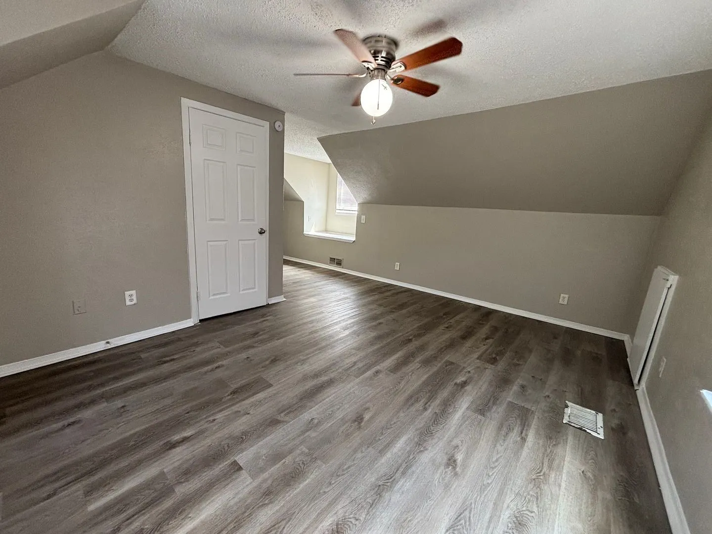 Triplex For Rent in Collin County , 715 Eastham Lane B, Lowry Crossing, Texas 75407, 3 Bedroom, 2 Bathroom, Garage spaces, 1,800 Sqft, built in 1986, mls#21382982, Real Estate Agent in Lowry Crossing, Homes For Rent in Collin county, Homes For Rent in Lowry Crossing, Realtor in Lowry Crossing Texas, Real Estate Brokerage Independent Realty Texas, Luminita Cordes Realtor