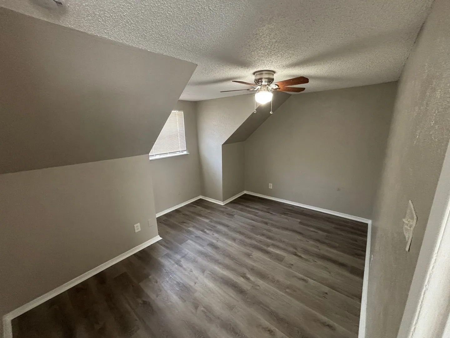 Triplex For Rent in Collin County , 715 Eastham Lane B, Lowry Crossing, Texas 75407, 3 Bedroom, 2 Bathroom, Garage spaces, 1,800 Sqft, built in 1986, mls#21382982, Real Estate Agent in Lowry Crossing, Homes For Rent in Collin county, Homes For Rent in Lowry Crossing, Realtor in Lowry Crossing Texas, Real Estate Brokerage Independent Realty Texas, Luminita Cordes Realtor