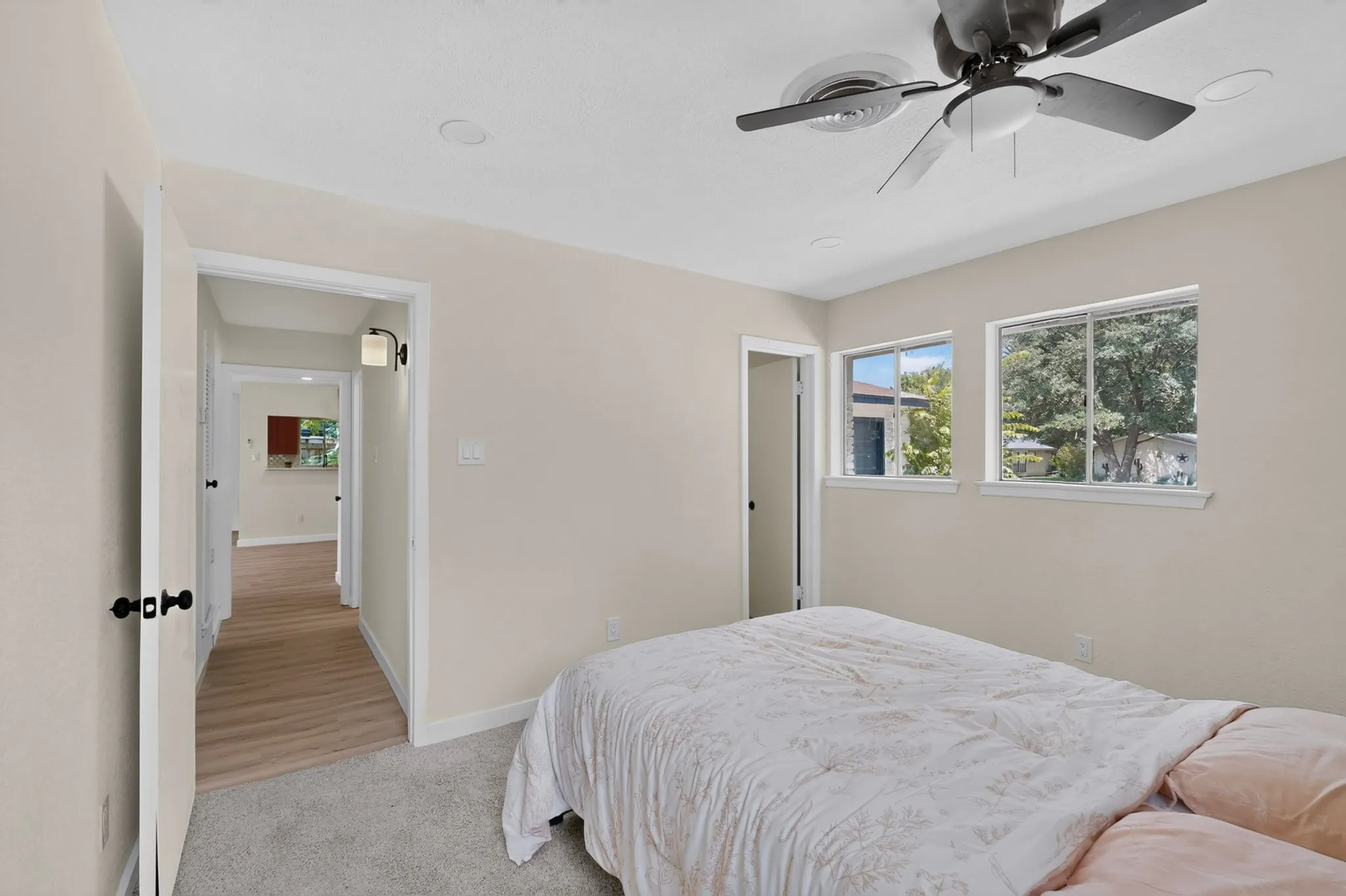 Single Family Residence For Sale in Tarrant County , 4649 South Drive W, Fort Worth, Texas 76132, 3 Bedroom, 2 Bathroom, 2 Garage spaces, 1,212 Sqft, built in 1960, mls#21382993, Real Estate Agent in Fort Worth, Homes For Sale in Tarrant county, Homes For Sale in Fort Worth, Realtor in Fort Worth Texas, Real Estate Brokerage Independent Realty Texas, Luminita Cordes Realtor