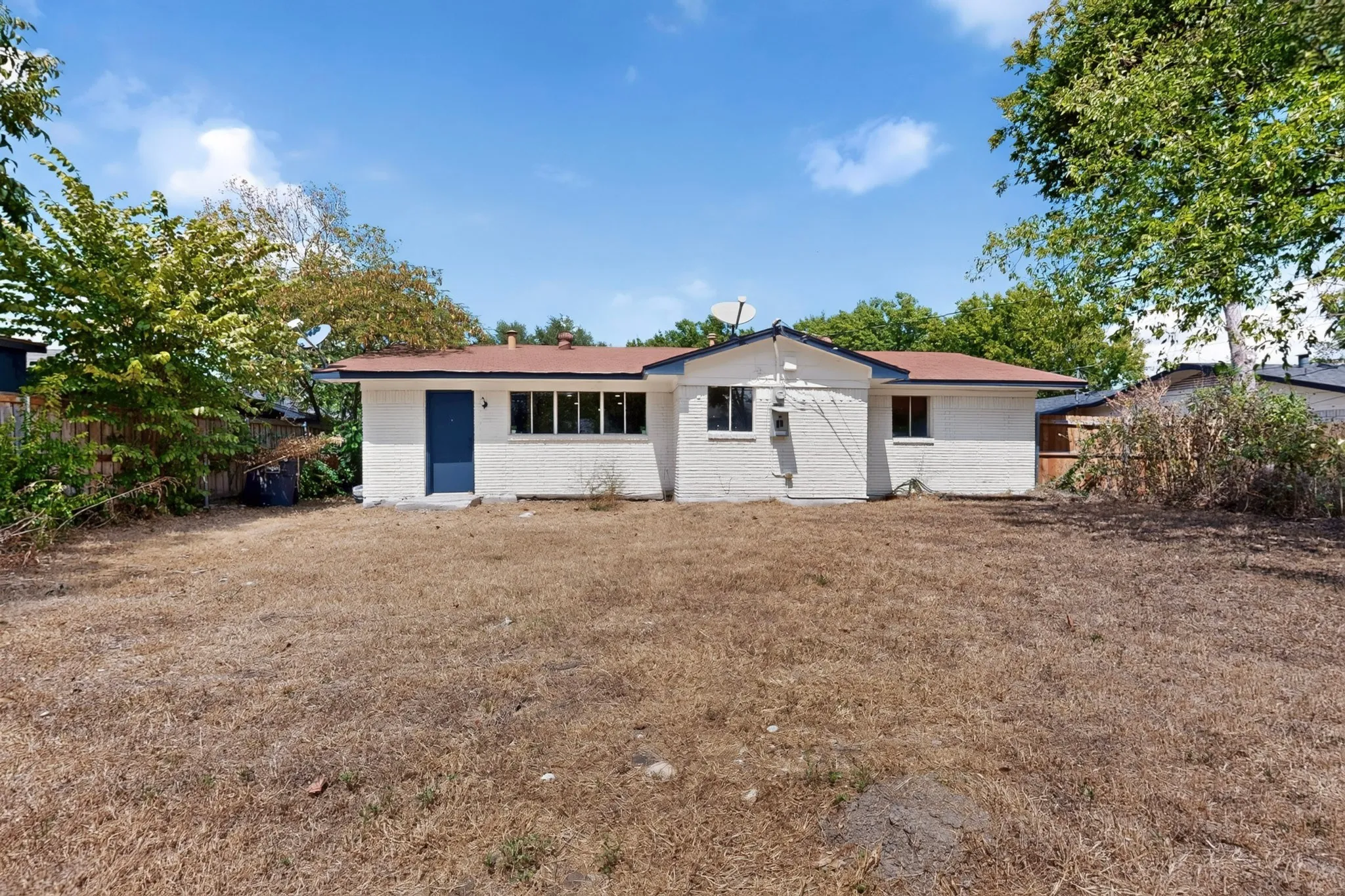 Single Family Residence For Sale in Tarrant County , 4649 South Drive W, Fort Worth, Texas 76132, 3 Bedroom, 2 Bathroom, 2 Garage spaces, 1,212 Sqft, built in 1960, mls#21382993, Real Estate Agent in Fort Worth, Homes For Sale in Tarrant county, Homes For Sale in Fort Worth, Realtor in Fort Worth Texas, Real Estate Brokerage Independent Realty Texas, Luminita Cordes Realtor