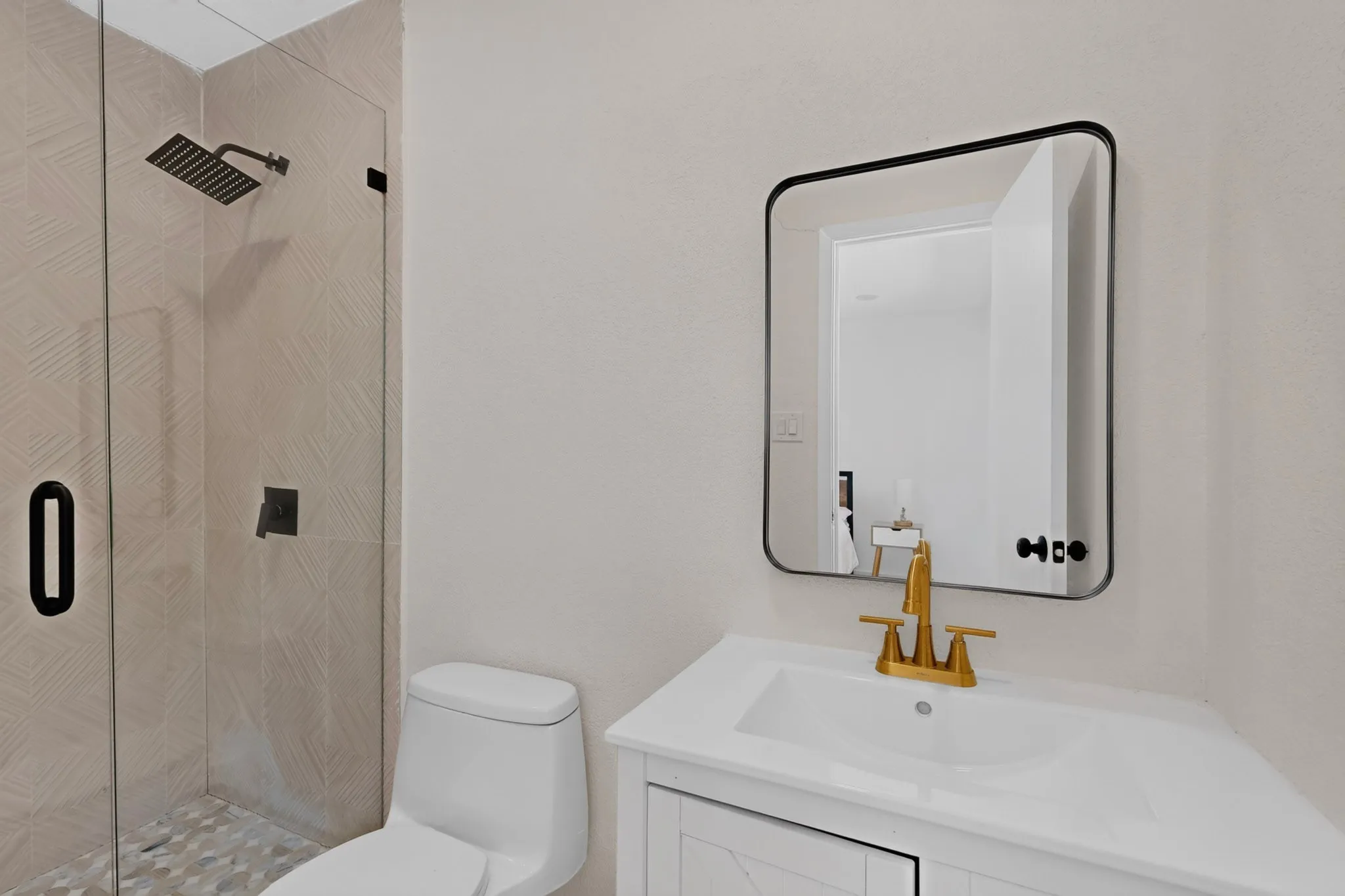 Single Family Residence For Sale in Tarrant County , 4649 South Drive W, Fort Worth, Texas 76132, 3 Bedroom, 2 Bathroom, 2 Garage spaces, 1,212 Sqft, built in 1960, mls#21382993, Real Estate Agent in Fort Worth, Homes For Sale in Tarrant county, Homes For Sale in Fort Worth, Realtor in Fort Worth Texas, Real Estate Brokerage Independent Realty Texas, Luminita Cordes Realtor