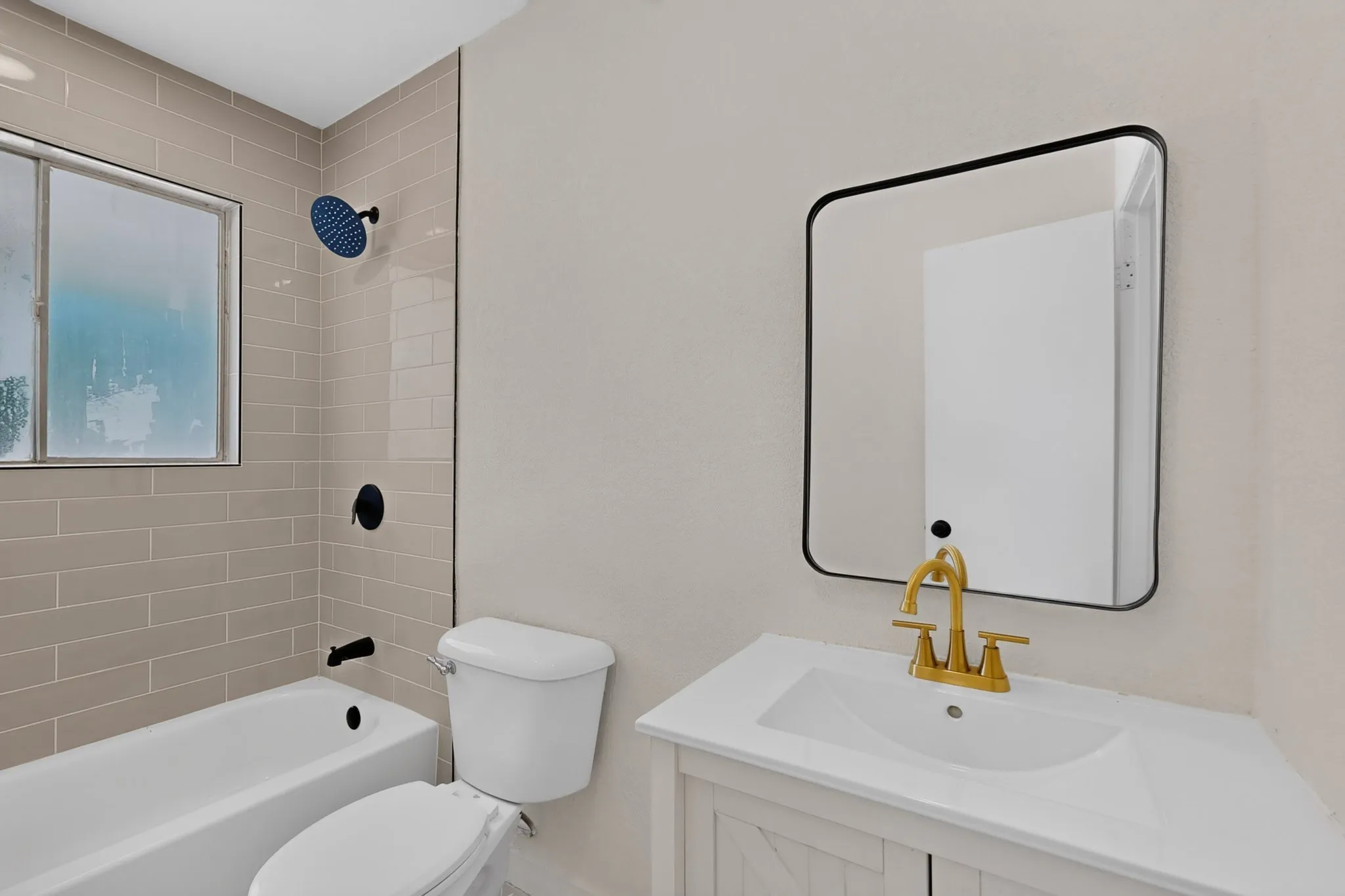 Single Family Residence For Sale in Tarrant County , 4649 South Drive W, Fort Worth, Texas 76132, 3 Bedroom, 2 Bathroom, 2 Garage spaces, 1,212 Sqft, built in 1960, mls#21382993, Real Estate Agent in Fort Worth, Homes For Sale in Tarrant county, Homes For Sale in Fort Worth, Realtor in Fort Worth Texas, Real Estate Brokerage Independent Realty Texas, Luminita Cordes Realtor