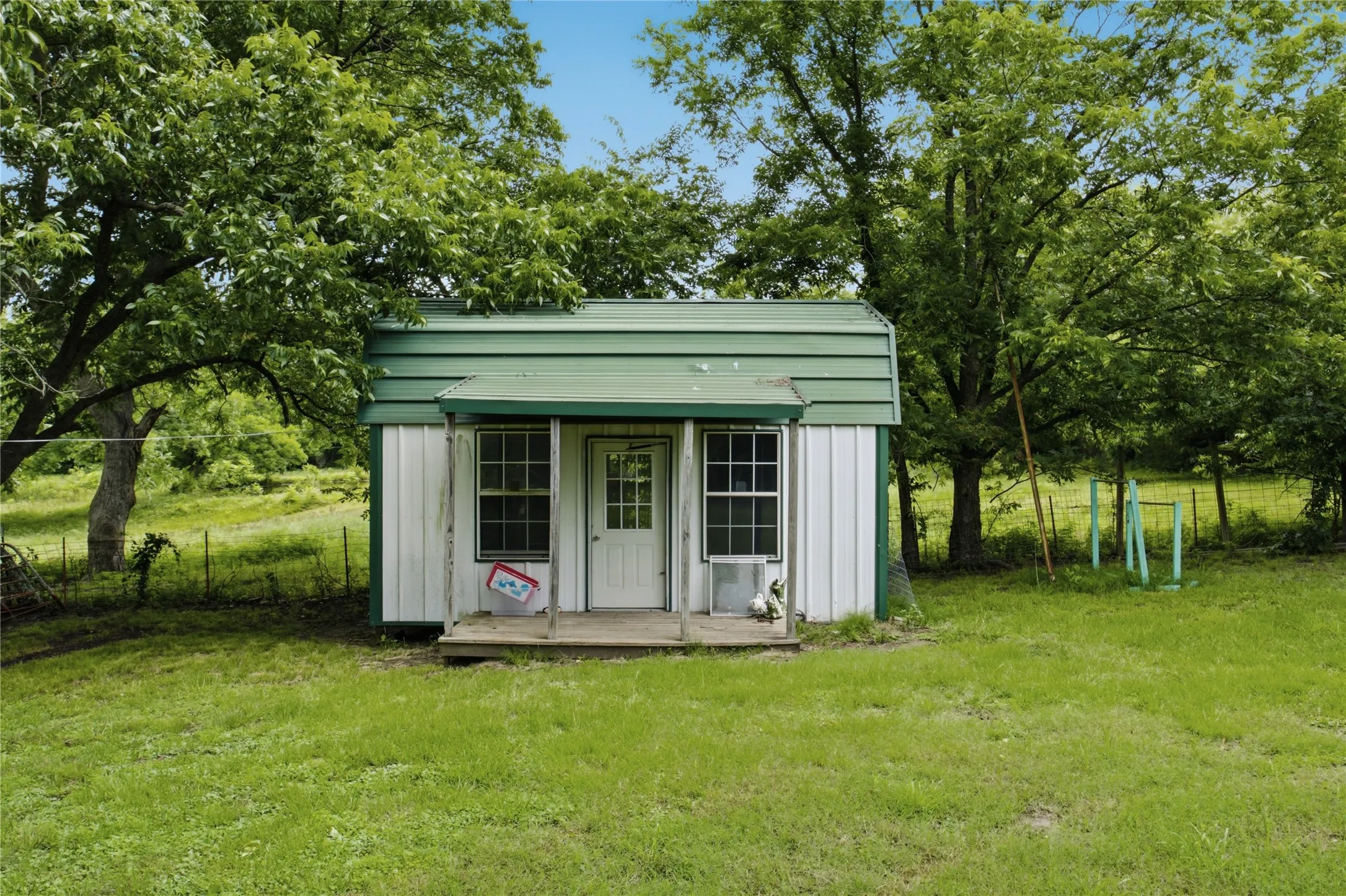 Single Family Residence For Sale in Delta County , 1603 Texas Highway 154, Cooper, Texas 75432, 3 Bedroom, 3 Bathroom, Garage spaces, 1,668 Sqft, built in 1950, mls#21382180, Real Estate Agent in Cooper, Homes For Sale in Delta county, Homes For Sale in Cooper, Realtor in Cooper Texas, Real Estate Brokerage Independent Realty Texas, Luminita Cordes Realtor