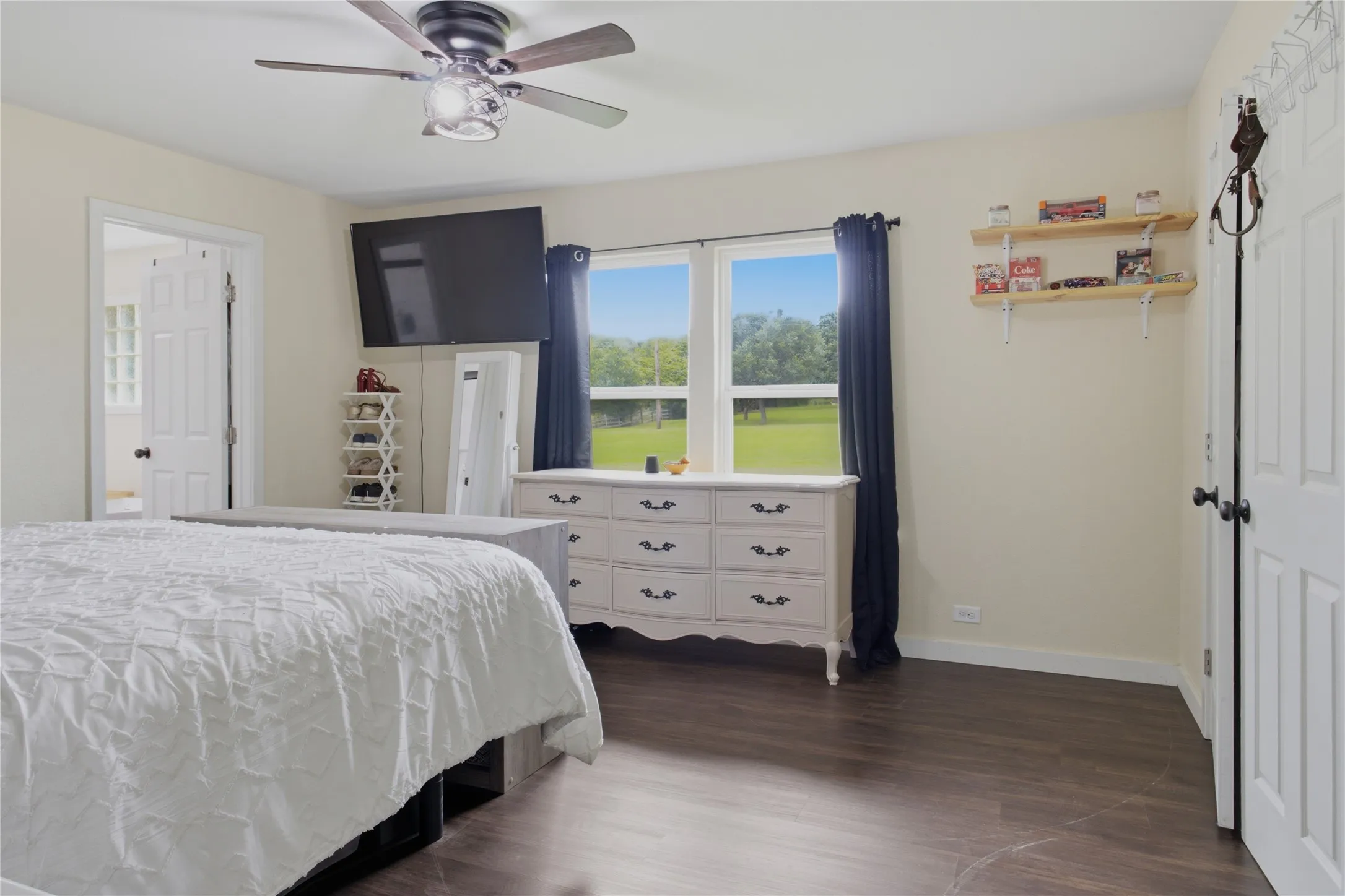 Single Family Residence For Sale in Delta County , 1603 Texas Highway 154, Cooper, Texas 75432, 3 Bedroom, 3 Bathroom, Garage spaces, 1,668 Sqft, built in 1950, mls#21382180, Real Estate Agent in Cooper, Homes For Sale in Delta county, Homes For Sale in Cooper, Realtor in Cooper Texas, Real Estate Brokerage Independent Realty Texas, Luminita Cordes Realtor