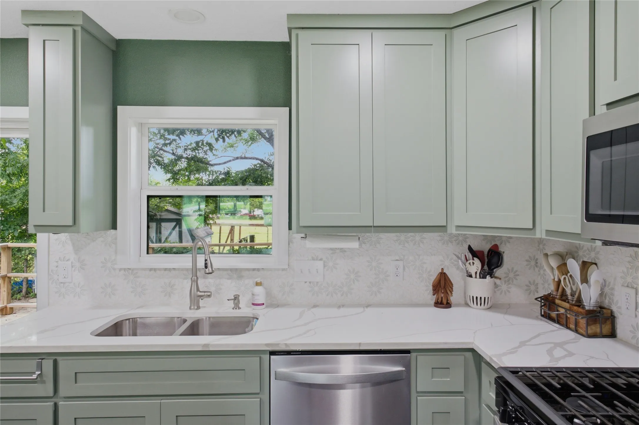 Single Family Residence For Sale in Delta County , 1603 Texas Highway 154, Cooper, Texas 75432, 3 Bedroom, 3 Bathroom, Garage spaces, 1,668 Sqft, built in 1950, mls#21382180, Real Estate Agent in Cooper, Homes For Sale in Delta county, Homes For Sale in Cooper, Realtor in Cooper Texas, Real Estate Brokerage Independent Realty Texas, Luminita Cordes Realtor