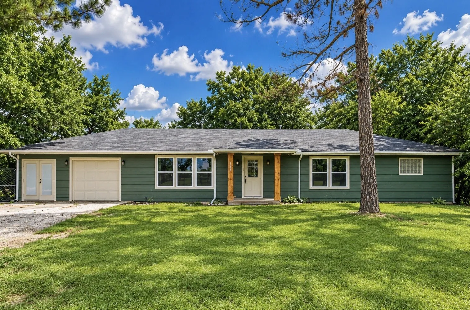 Single Family Residence For Sale in Delta County , 1603 Texas Highway 154, Cooper, Texas 75432, 3 Bedroom, 3 Bathroom, Garage spaces, 1,668 Sqft, built in 1950, mls#21382180, Real Estate Agent in Cooper, Homes For Sale in Delta county, Homes For Sale in Cooper, Realtor in Cooper Texas, Real Estate Brokerage Independent Realty Texas, Luminita Cordes Realtor