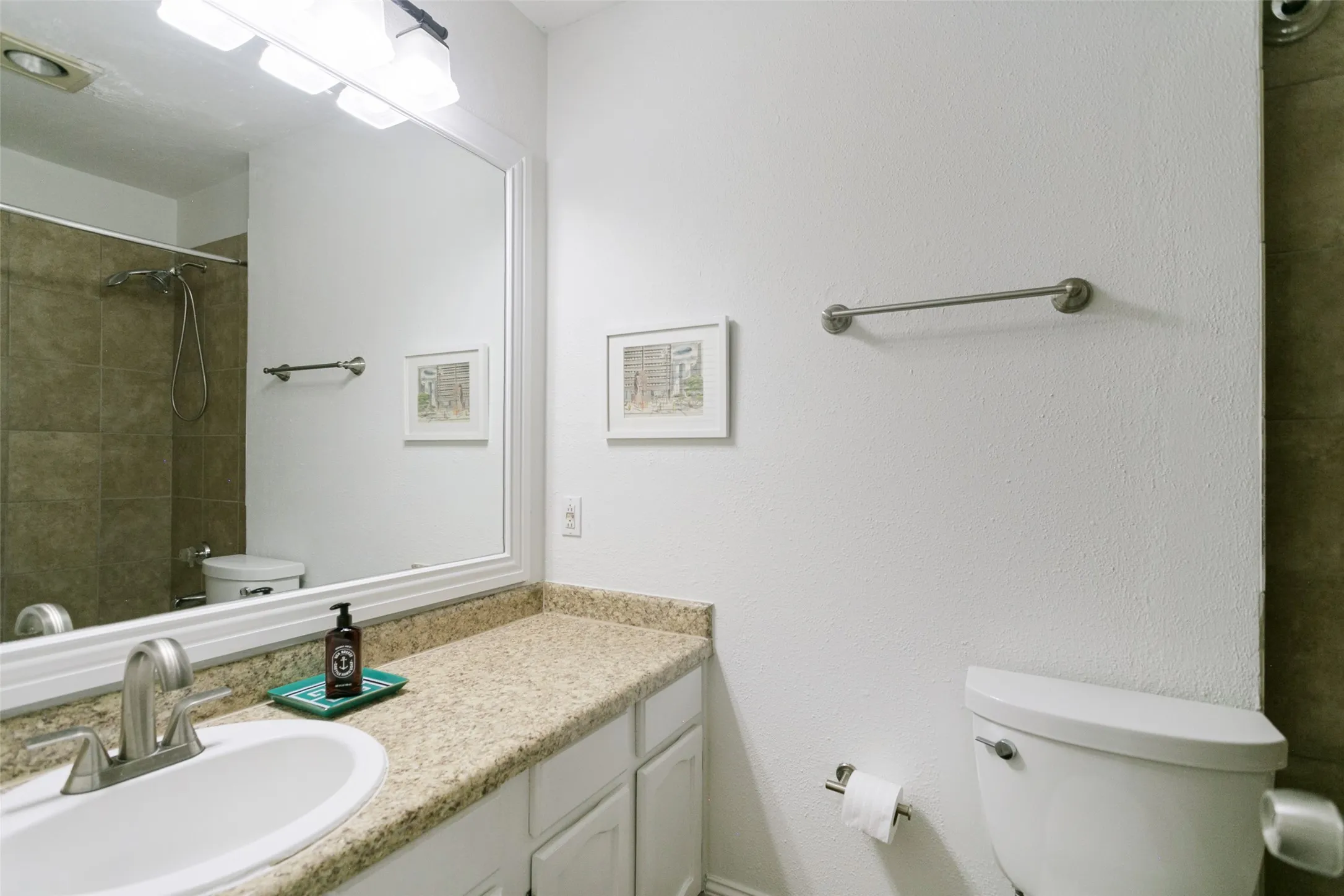 Single Family Residence For Sale in Collin County , 1200 Colmar Drive, Plano, Texas 75023, 3 Bedroom, 2 Bathroom, 2 Garage spaces, 1,912 Sqft, built in 1982, mls#21382919, Real Estate Agent in Plano, Homes For Sale in Collin county, Homes For Sale in Plano, Realtor in Plano Texas, Real Estate Brokerage Independent Realty Texas, Luminita Cordes Realtor