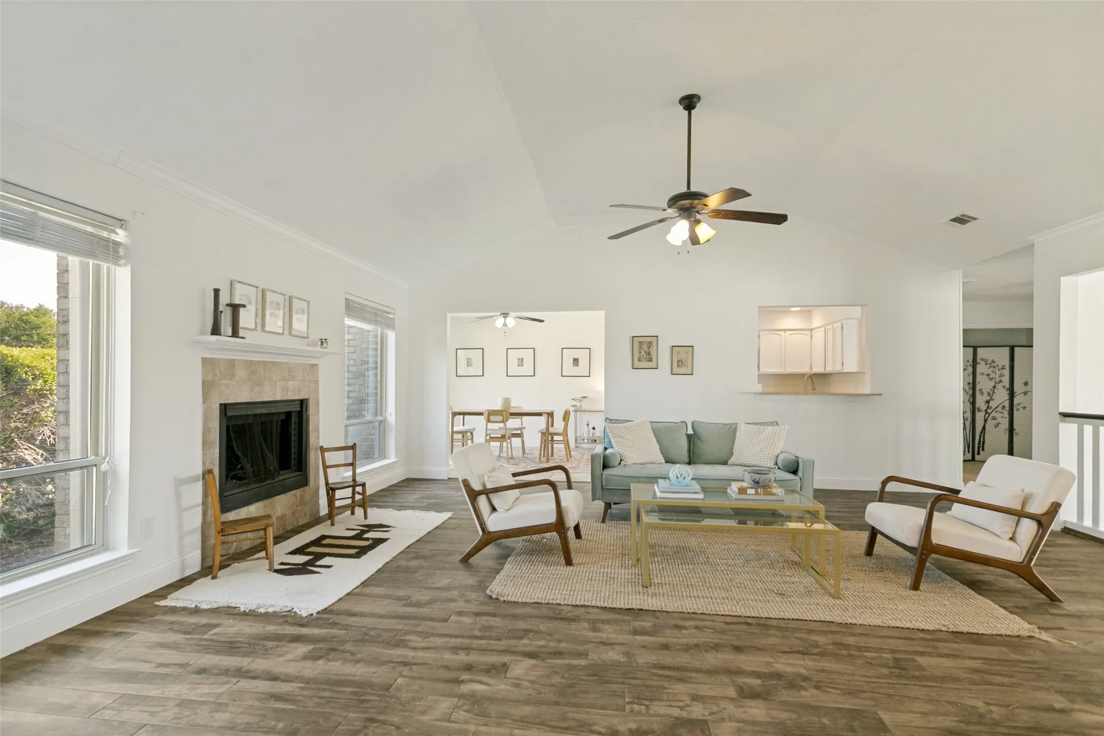 Single Family Residence For Sale in Collin County , 1200 Colmar Drive, Plano, Texas 75023, 3 Bedroom, 2 Bathroom, 2 Garage spaces, 1,912 Sqft, built in 1982, mls#21382919, Real Estate Agent in Plano, Homes For Sale in Collin county, Homes For Sale in Plano, Realtor in Plano Texas, Real Estate Brokerage Independent Realty Texas, Luminita Cordes Realtor