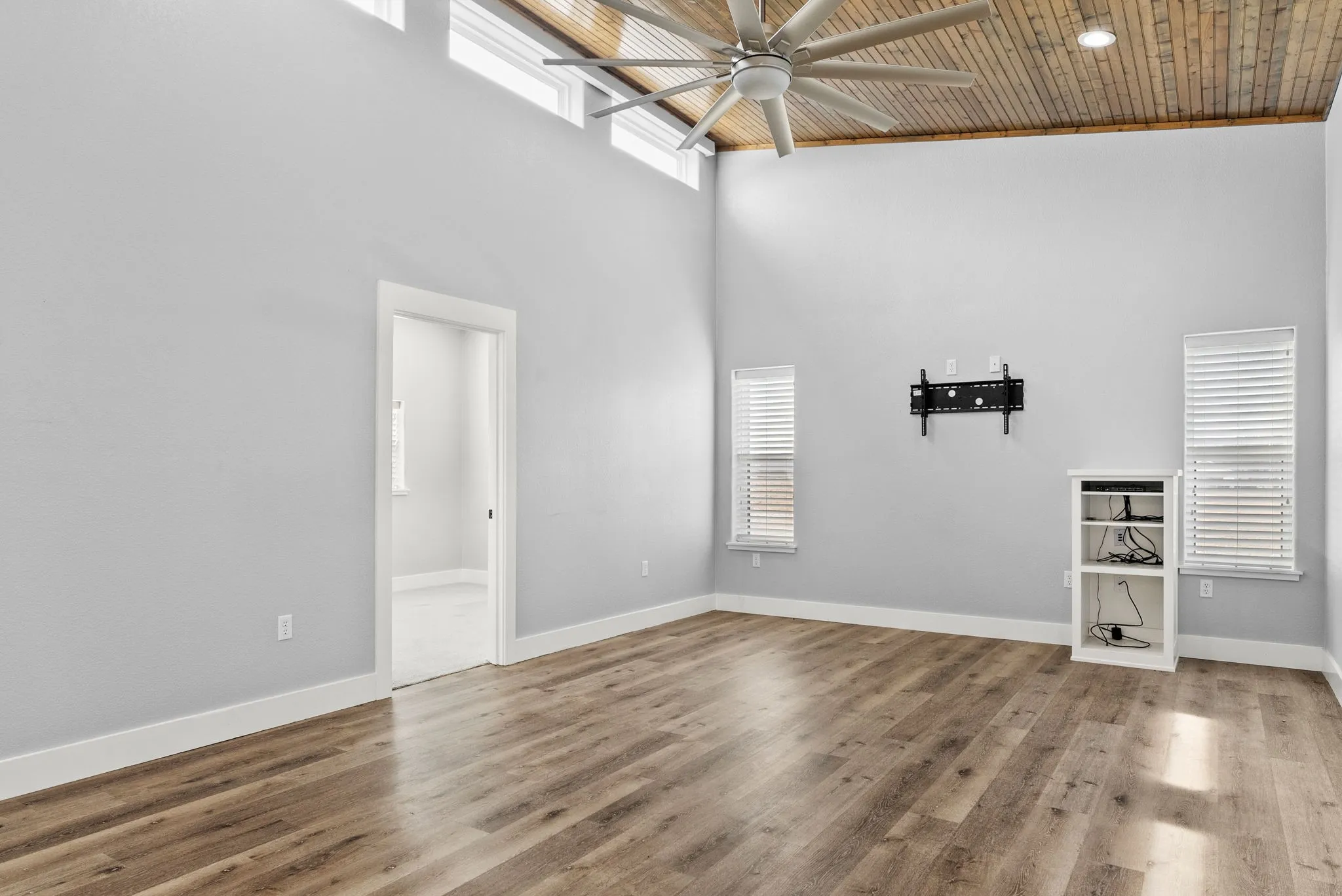 Single Family Residence For Sale in Wood County , 2800 CR 2330, Mineola, Texas 75773, 2 Bedroom, 3 Bathroom, 2 Garage spaces, 1,574 Sqft, built in 2022, mls#21383005, Real Estate Agent in Mineola, Homes For Sale in Wood county, Homes For Sale in Mineola, Realtor in Mineola Texas, Real Estate Brokerage Independent Realty Texas, Luminita Cordes Realtor
