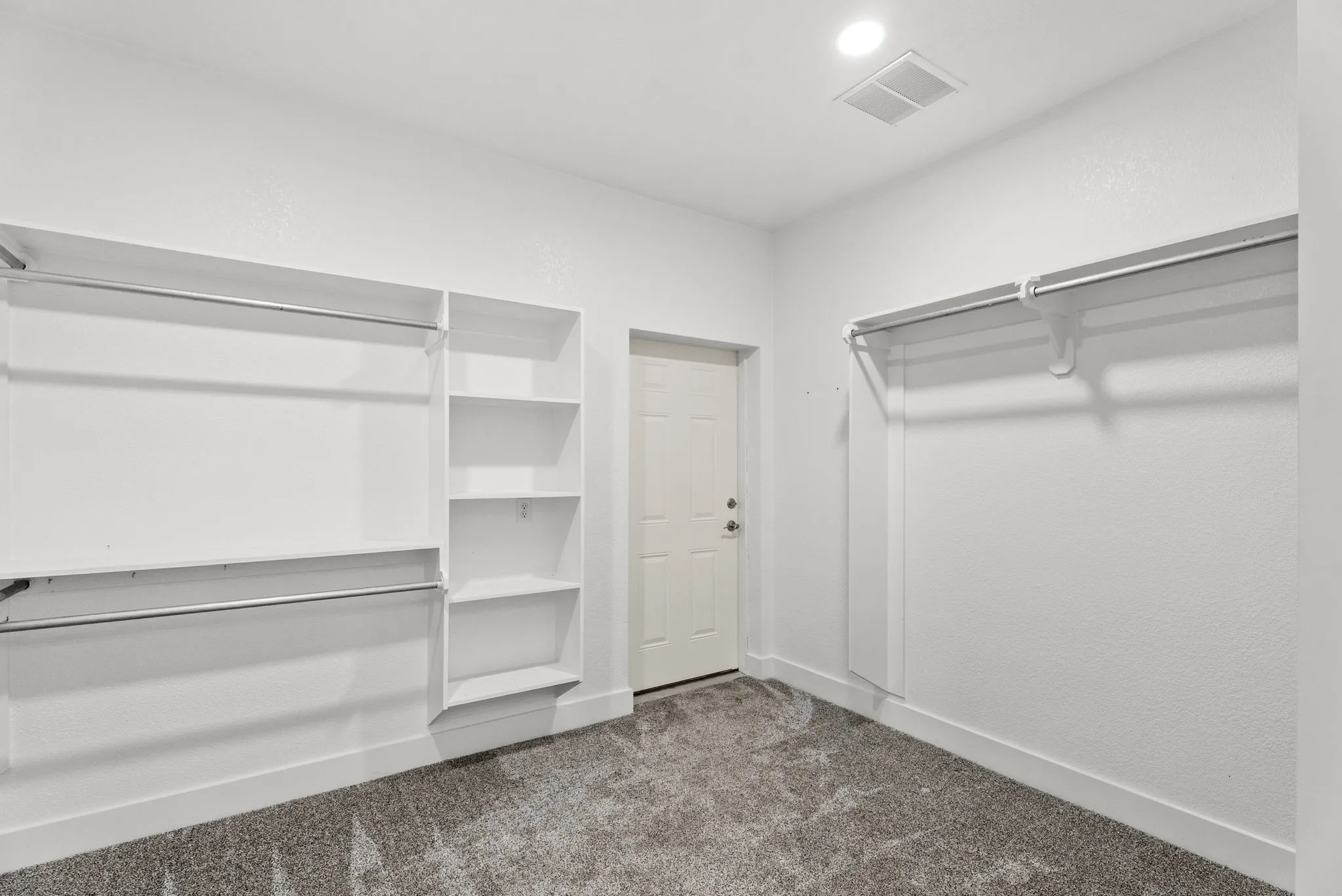 Single Family Residence For Sale in Wood County , 2800 CR 2330, Mineola, Texas 75773, 2 Bedroom, 3 Bathroom, 2 Garage spaces, 1,574 Sqft, built in 2022, mls#21383005, Real Estate Agent in Mineola, Homes For Sale in Wood county, Homes For Sale in Mineola, Realtor in Mineola Texas, Real Estate Brokerage Independent Realty Texas, Luminita Cordes Realtor