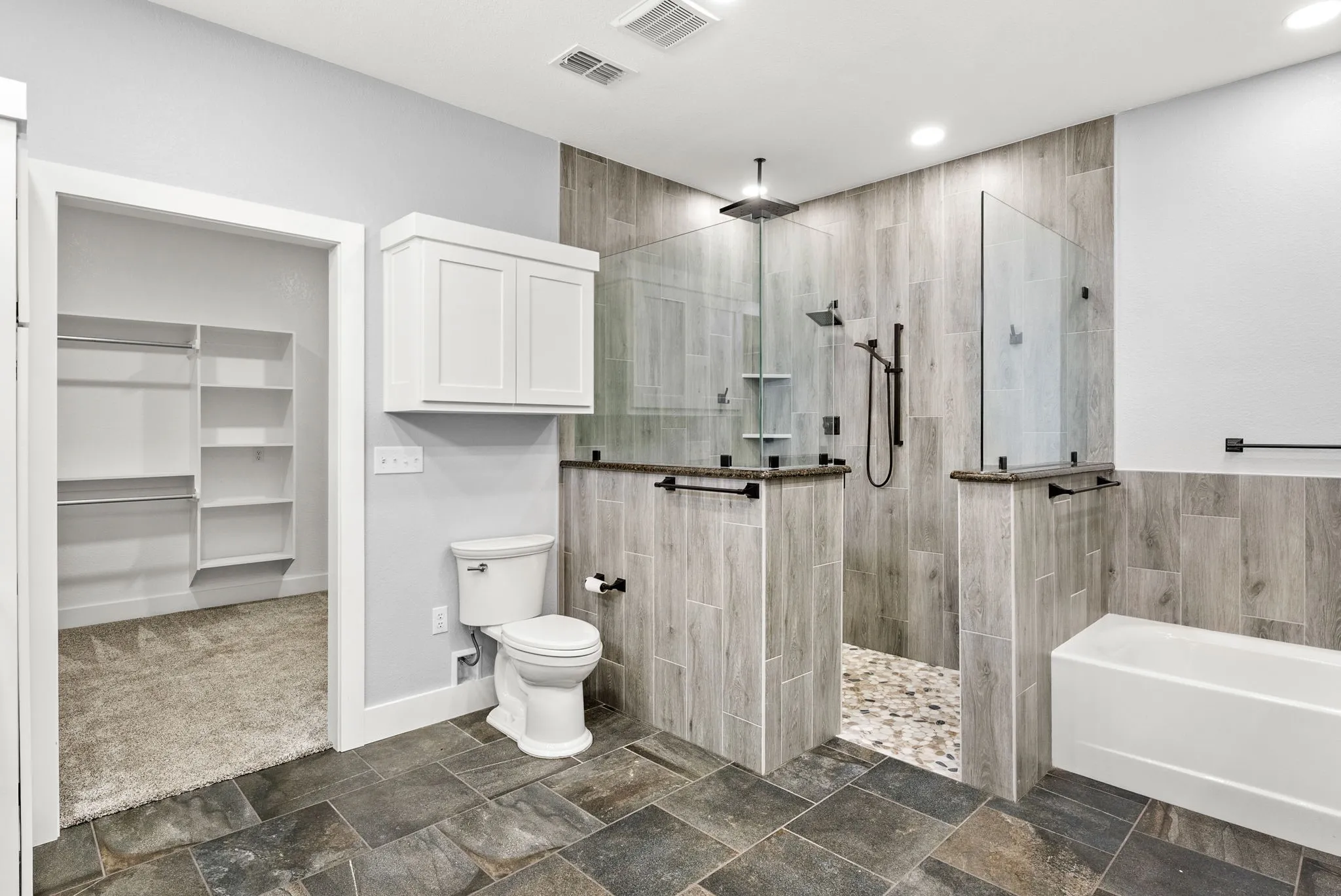 Single Family Residence For Sale in Wood County , 2800 CR 2330, Mineola, Texas 75773, 2 Bedroom, 3 Bathroom, 2 Garage spaces, 1,574 Sqft, built in 2022, mls#21383005, Real Estate Agent in Mineola, Homes For Sale in Wood county, Homes For Sale in Mineola, Realtor in Mineola Texas, Real Estate Brokerage Independent Realty Texas, Luminita Cordes Realtor