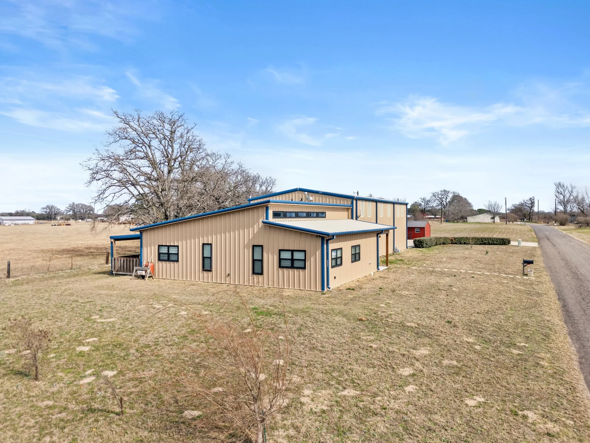 Single Family Residence For Sale in Wood County , 2800 CR 2330, Mineola, Texas 75773, 2 Bedroom, 3 Bathroom, 2 Garage spaces, 1,574 Sqft, built in 2022, mls#21383005, Real Estate Agent in Mineola, Homes For Sale in Wood county, Homes For Sale in Mineola, Realtor in Mineola Texas, Real Estate Brokerage Independent Realty Texas, Luminita Cordes Realtor
