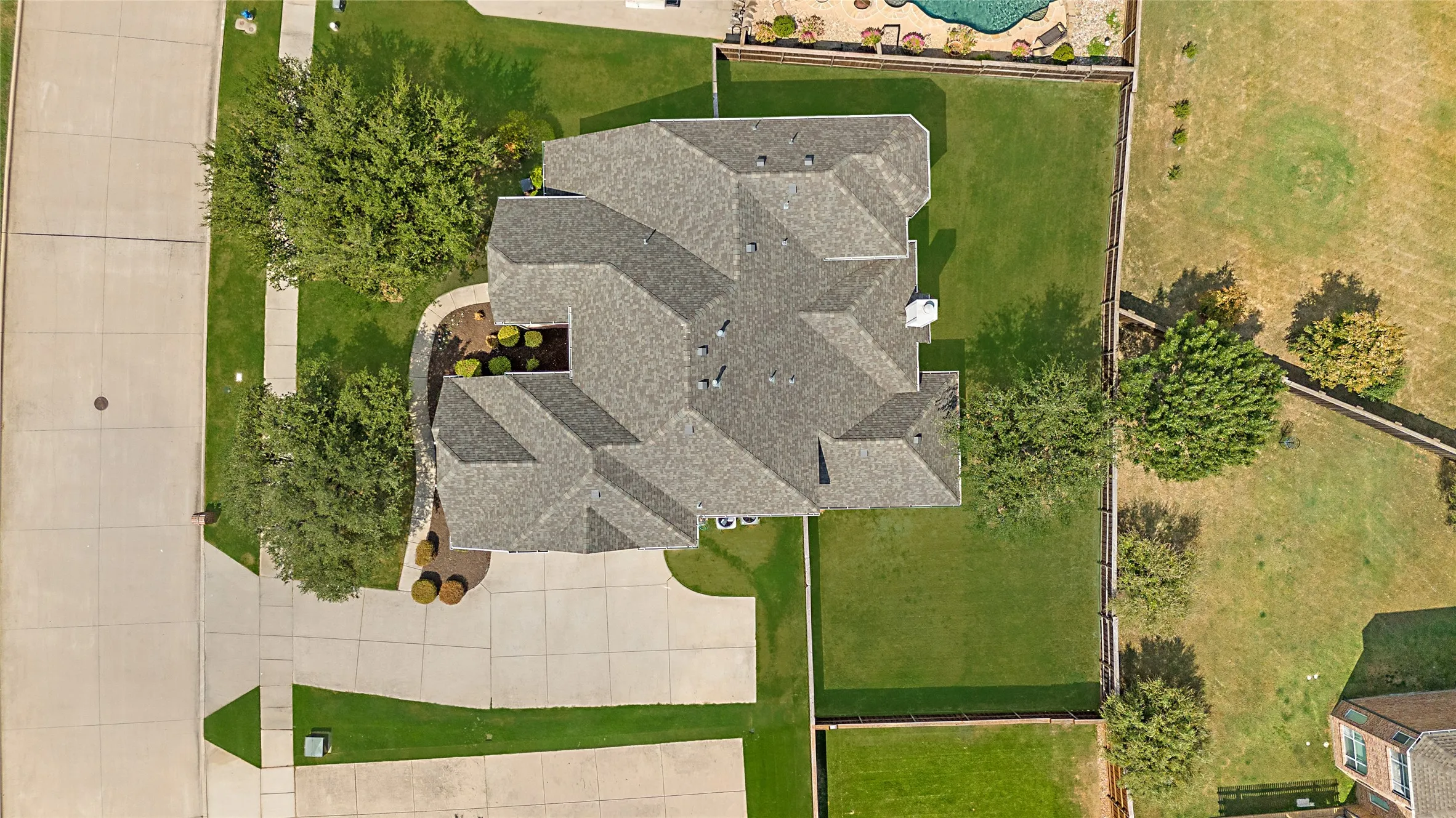 Single Family Residence For Sale in Denton County , 5966 Tascate Drive, Frisco, Texas 75036, 4 Bedroom, 4 Bathroom, 3 Garage spaces, 3,769 Sqft, built in 2006, mls#21375965, Real Estate Agent in Frisco, Homes For Sale in Denton county, Homes For Sale in Frisco, Realtor in Frisco Texas, Real Estate Brokerage Independent Realty Texas, Luminita Cordes Realtor