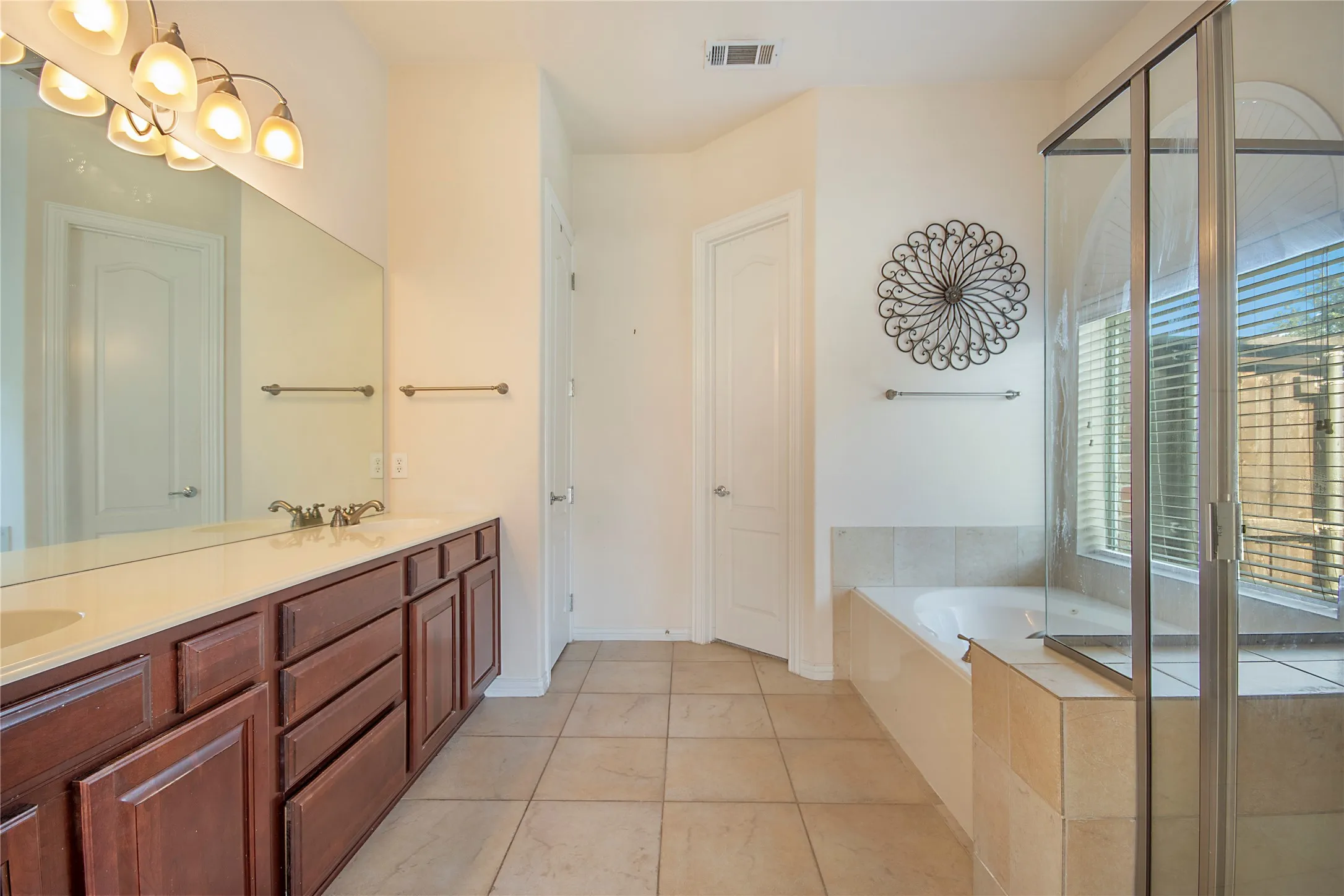 Single Family Residence For Sale in Denton County , 5966 Tascate Drive, Frisco, Texas 75036, 4 Bedroom, 4 Bathroom, 3 Garage spaces, 3,769 Sqft, built in 2006, mls#21375965, Real Estate Agent in Frisco, Homes For Sale in Denton county, Homes For Sale in Frisco, Realtor in Frisco Texas, Real Estate Brokerage Independent Realty Texas, Luminita Cordes Realtor