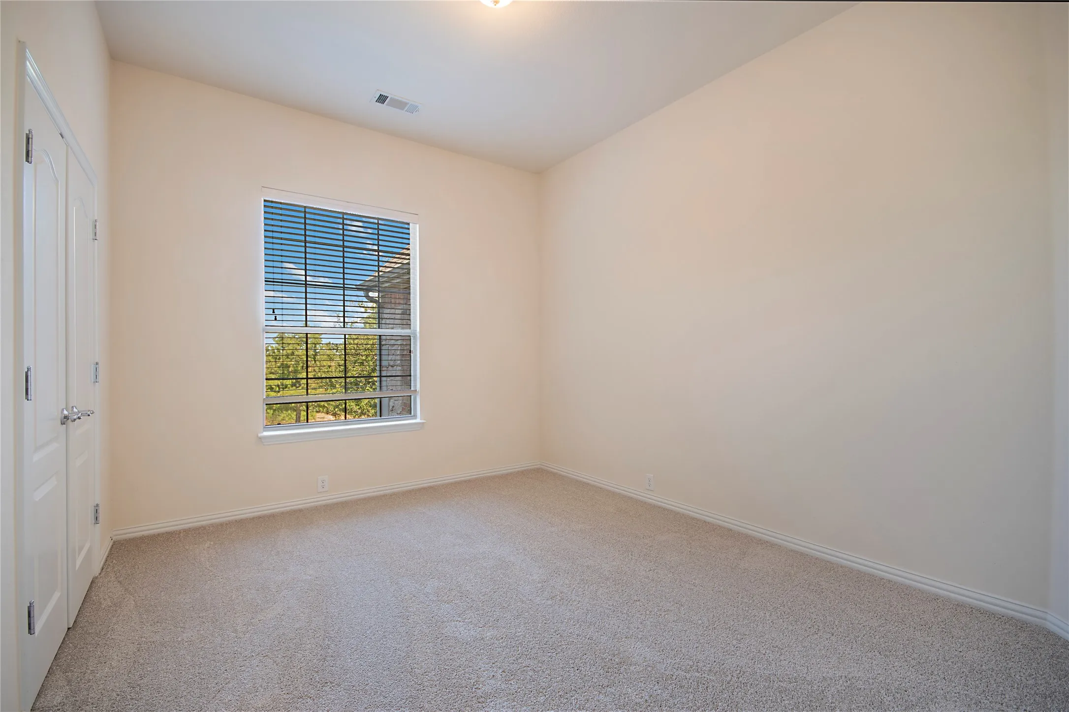 Single Family Residence For Sale in Denton County , 5966 Tascate Drive, Frisco, Texas 75036, 4 Bedroom, 4 Bathroom, 3 Garage spaces, 3,769 Sqft, built in 2006, mls#21375965, Real Estate Agent in Frisco, Homes For Sale in Denton county, Homes For Sale in Frisco, Realtor in Frisco Texas, Real Estate Brokerage Independent Realty Texas, Luminita Cordes Realtor