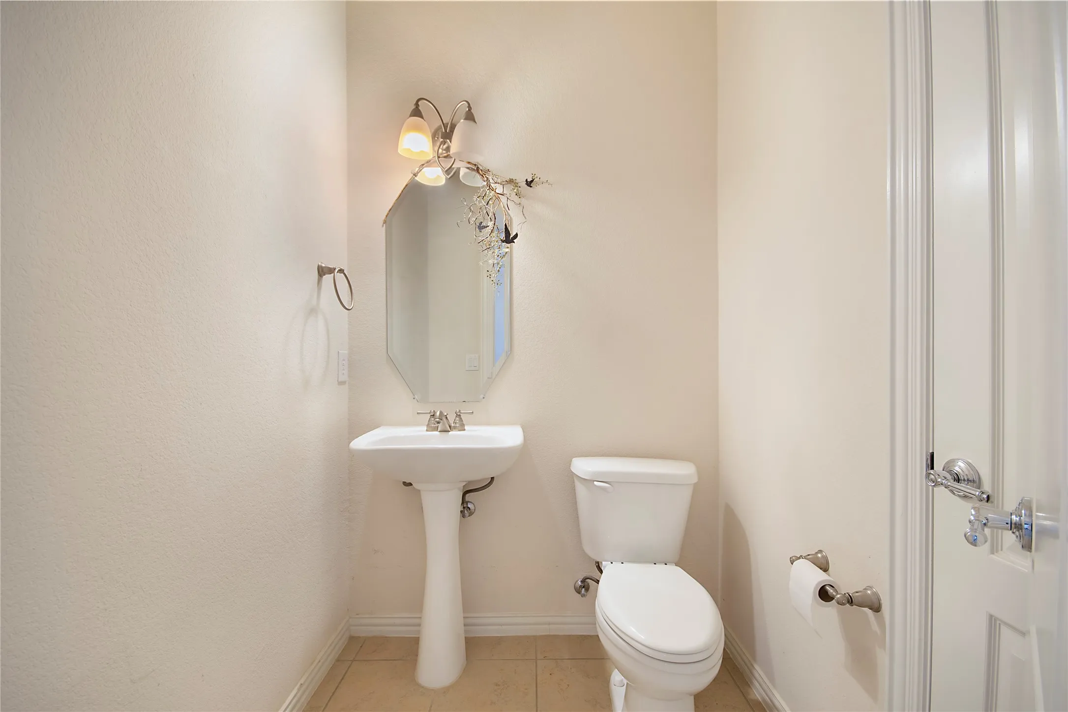 Single Family Residence For Sale in Denton County , 5966 Tascate Drive, Frisco, Texas 75036, 4 Bedroom, 4 Bathroom, 3 Garage spaces, 3,769 Sqft, built in 2006, mls#21375965, Real Estate Agent in Frisco, Homes For Sale in Denton county, Homes For Sale in Frisco, Realtor in Frisco Texas, Real Estate Brokerage Independent Realty Texas, Luminita Cordes Realtor