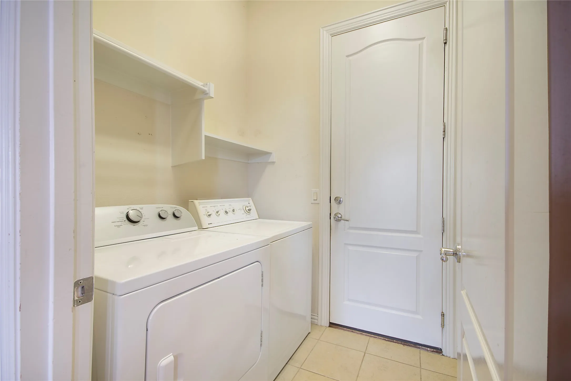 Single Family Residence For Sale in Denton County , 5966 Tascate Drive, Frisco, Texas 75036, 4 Bedroom, 4 Bathroom, 3 Garage spaces, 3,769 Sqft, built in 2006, mls#21375965, Real Estate Agent in Frisco, Homes For Sale in Denton county, Homes For Sale in Frisco, Realtor in Frisco Texas, Real Estate Brokerage Independent Realty Texas, Luminita Cordes Realtor