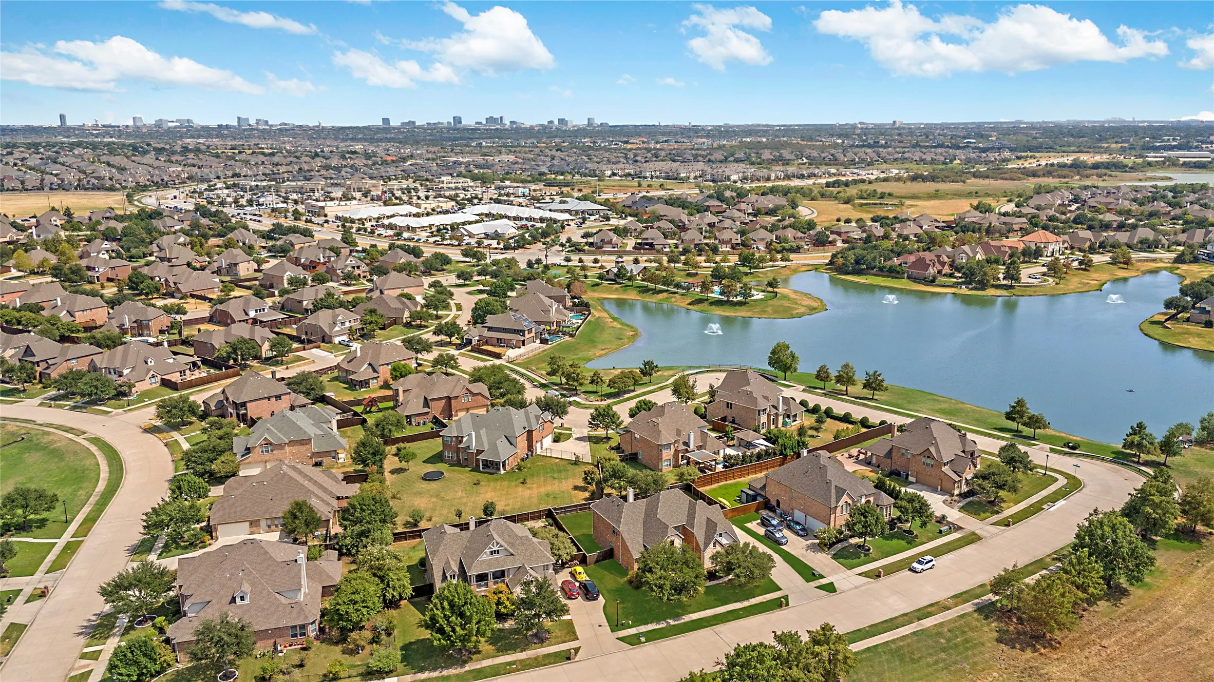 Single Family Residence For Sale in Denton County , 5966 Tascate Drive, Frisco, Texas 75036, 4 Bedroom, 4 Bathroom, 3 Garage spaces, 3,769 Sqft, built in 2006, mls#21375965, Real Estate Agent in Frisco, Homes For Sale in Denton county, Homes For Sale in Frisco, Realtor in Frisco Texas, Real Estate Brokerage Independent Realty Texas, Luminita Cordes Realtor