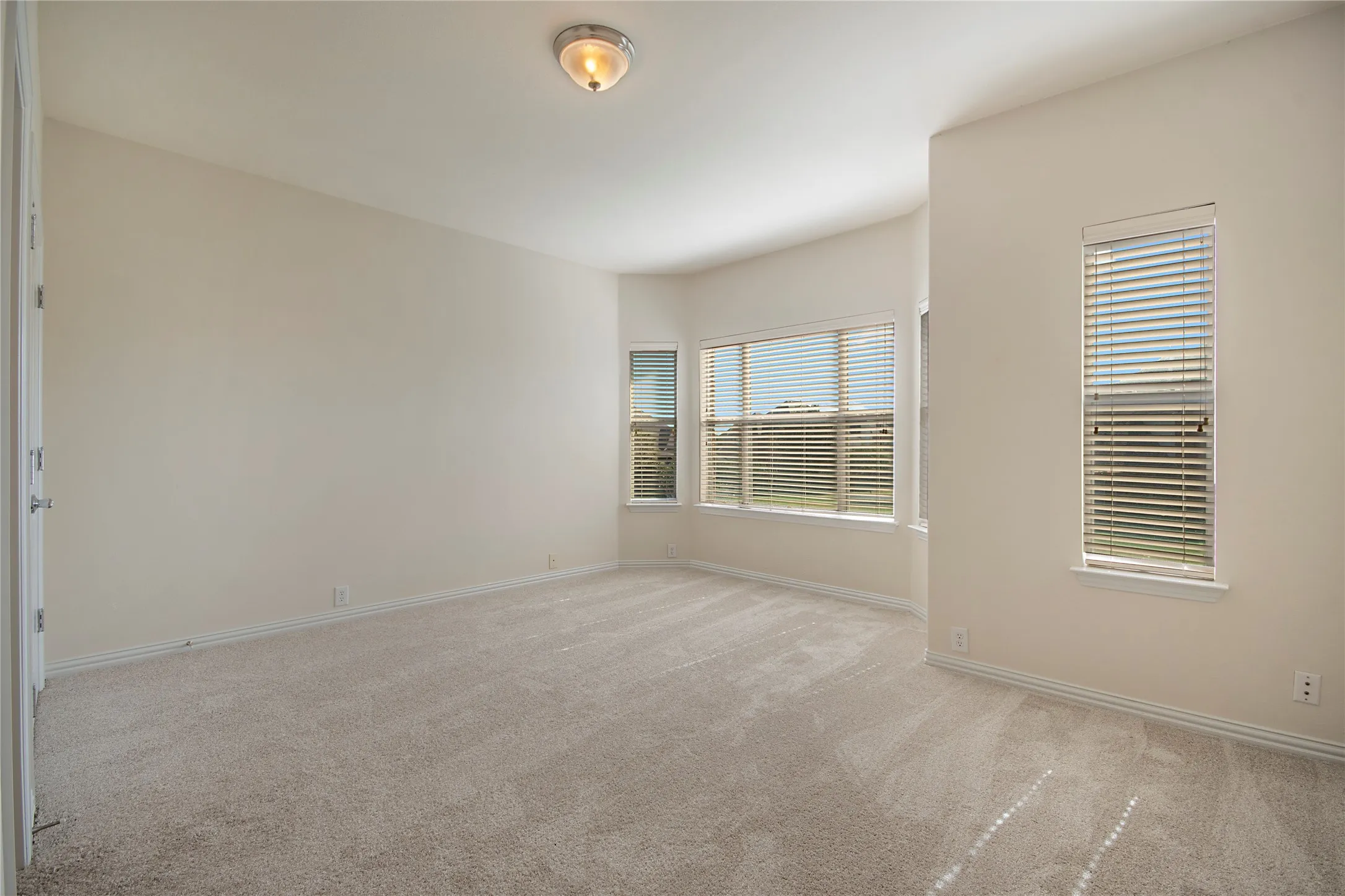 Single Family Residence For Sale in Denton County , 5966 Tascate Drive, Frisco, Texas 75036, 4 Bedroom, 4 Bathroom, 3 Garage spaces, 3,769 Sqft, built in 2006, mls#21375965, Real Estate Agent in Frisco, Homes For Sale in Denton county, Homes For Sale in Frisco, Realtor in Frisco Texas, Real Estate Brokerage Independent Realty Texas, Luminita Cordes Realtor