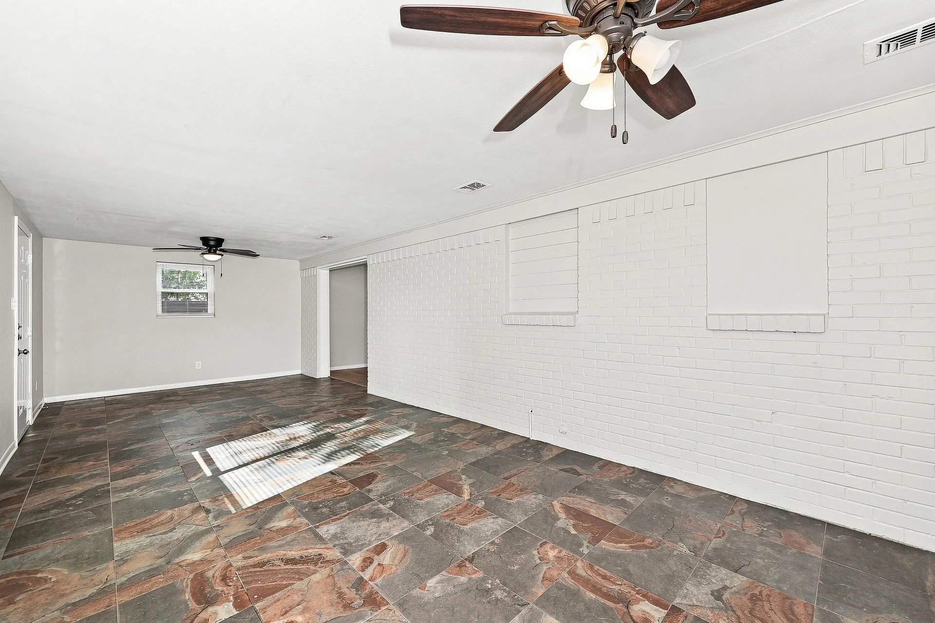 Single Family Residence For Rent in Tarrant County , 313 Mccurdy Street, Crowley, Texas 76036, 3 Bedroom, 2 Bathroom, 2 Garage spaces, 1,518 Sqft, built in 1966, mls#21382998, Real Estate Agent in Crowley, Homes For Rent in Tarrant county, Homes For Rent in Crowley, Realtor in Crowley Texas, Real Estate Brokerage Independent Realty Texas, Luminita Cordes Realtor