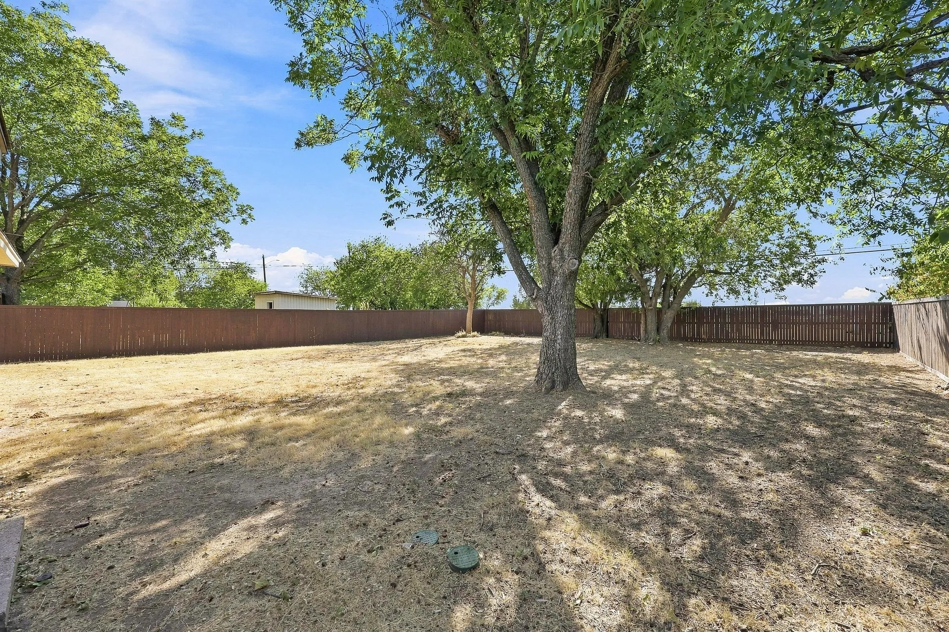 Single Family Residence For Rent in Tarrant County , 313 Mccurdy Street, Crowley, Texas 76036, 3 Bedroom, 2 Bathroom, 2 Garage spaces, 1,518 Sqft, built in 1966, mls#21382998, Real Estate Agent in Crowley, Homes For Rent in Tarrant county, Homes For Rent in Crowley, Realtor in Crowley Texas, Real Estate Brokerage Independent Realty Texas, Luminita Cordes Realtor