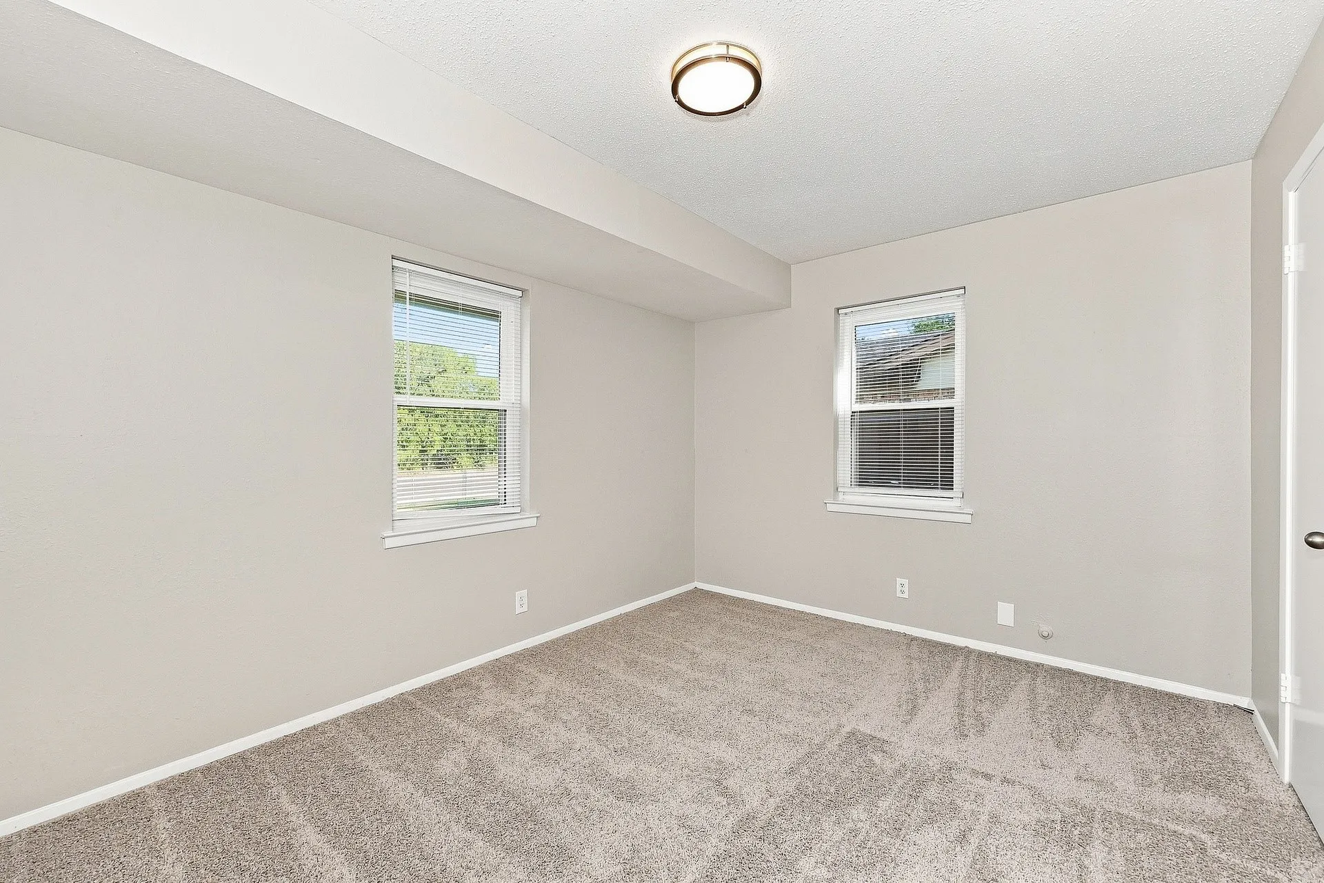 Single Family Residence For Rent in Tarrant County , 313 Mccurdy Street, Crowley, Texas 76036, 3 Bedroom, 2 Bathroom, 2 Garage spaces, 1,518 Sqft, built in 1966, mls#21382998, Real Estate Agent in Crowley, Homes For Rent in Tarrant county, Homes For Rent in Crowley, Realtor in Crowley Texas, Real Estate Brokerage Independent Realty Texas, Luminita Cordes Realtor