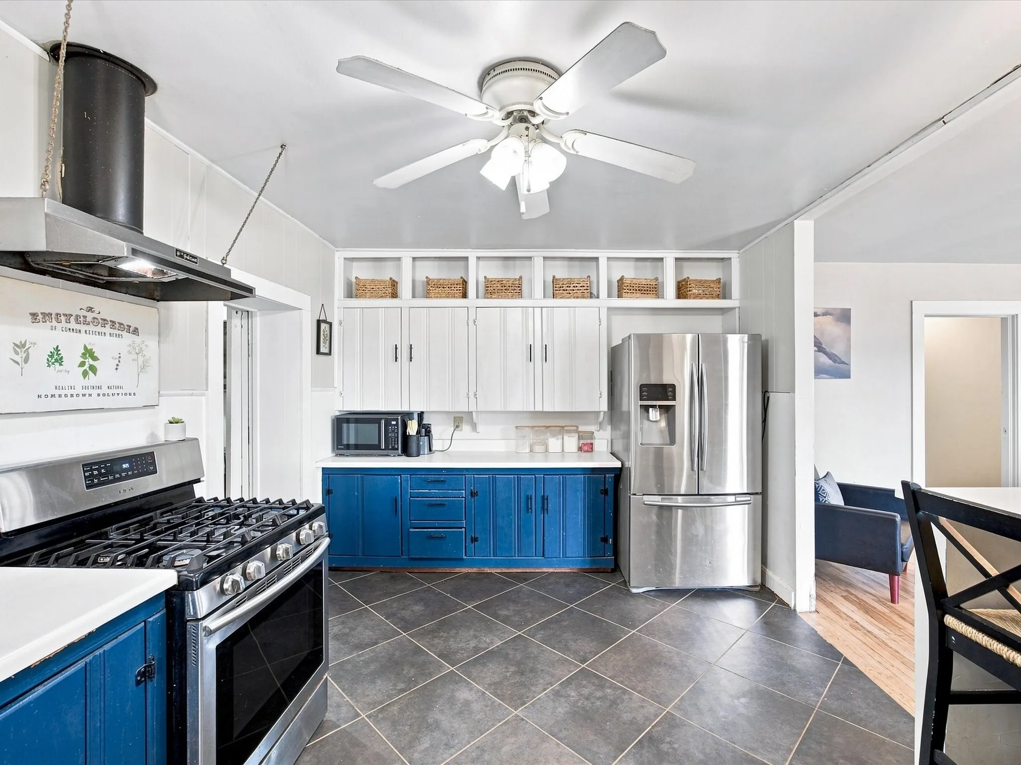 Single Family Residence For Sale in Throckmorton County , 208 E Church Street, Woodson, Texas 76491, 5 Bedroom, 3 Bathroom, Garage spaces, 2,920 Sqft, built in 1931, mls#21378457, Real Estate Agent in Woodson, Homes For Sale in Throckmorton county, Homes For Sale in Woodson, Realtor in Woodson Texas, Real Estate Brokerage Independent Realty Texas, Luminita Cordes Realtor