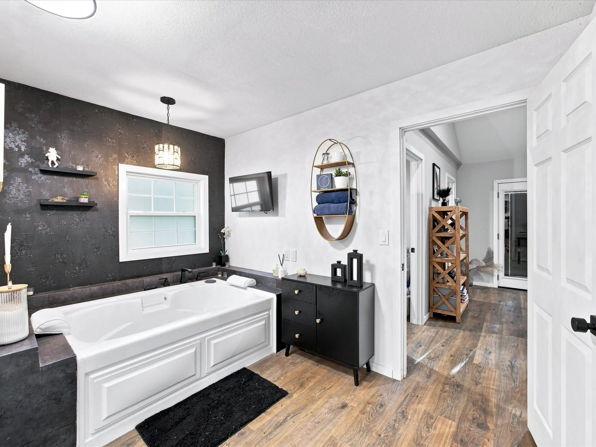 Single Family Residence For Sale in Throckmorton County , 208 E Church Street, Woodson, Texas 76491, 5 Bedroom, 3 Bathroom, Garage spaces, 2,920 Sqft, built in 1931, mls#21378457, Real Estate Agent in Woodson, Homes For Sale in Throckmorton county, Homes For Sale in Woodson, Realtor in Woodson Texas, Real Estate Brokerage Independent Realty Texas, Luminita Cordes Realtor