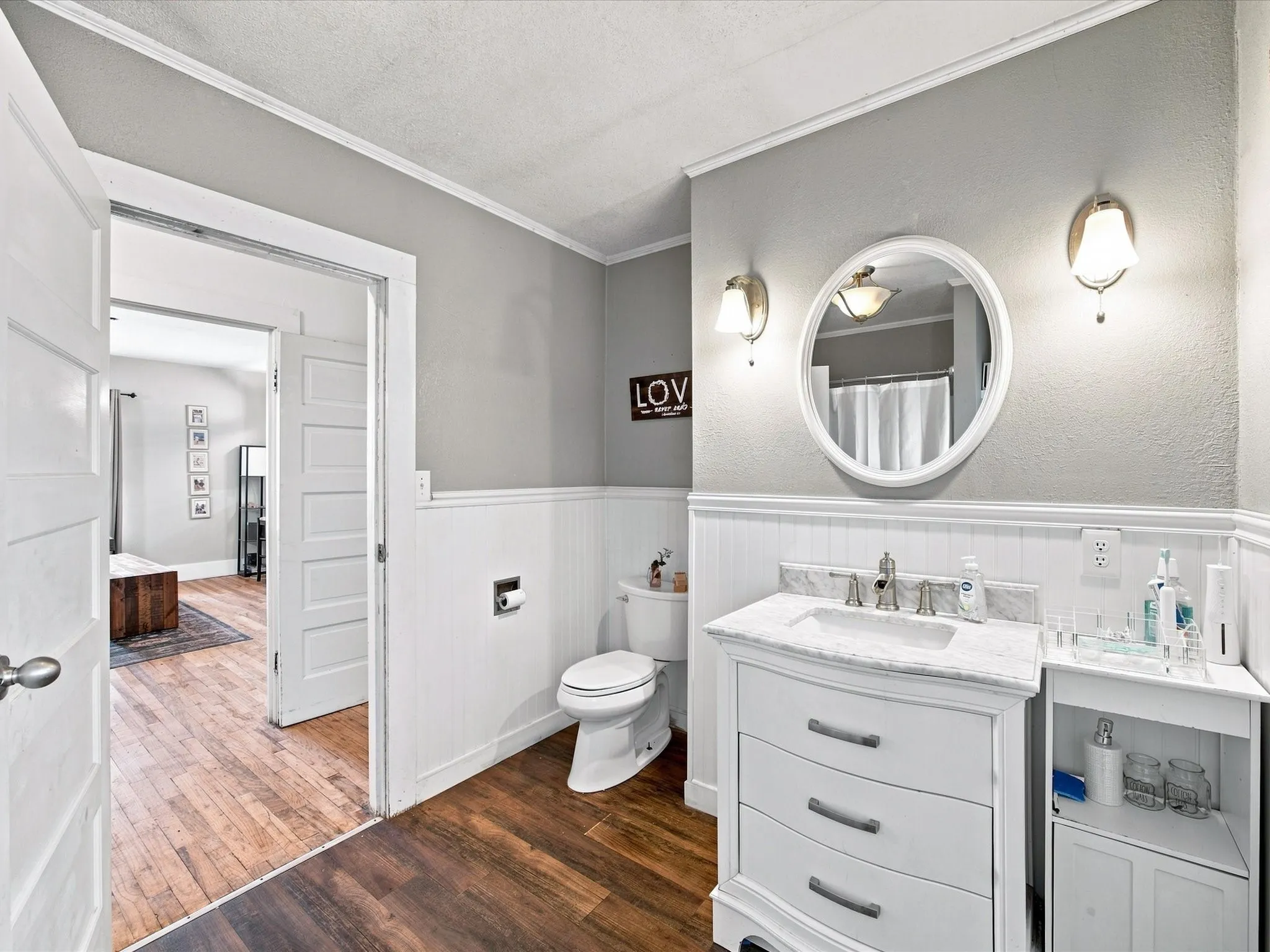 Single Family Residence For Sale in Throckmorton County , 208 E Church Street, Woodson, Texas 76491, 5 Bedroom, 3 Bathroom, Garage spaces, 2,920 Sqft, built in 1931, mls#21378457, Real Estate Agent in Woodson, Homes For Sale in Throckmorton county, Homes For Sale in Woodson, Realtor in Woodson Texas, Real Estate Brokerage Independent Realty Texas, Luminita Cordes Realtor
