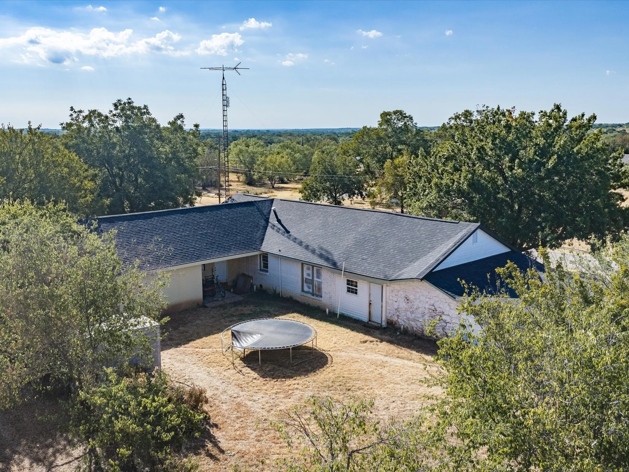 Single Family Residence For Sale in Throckmorton County , 208 E Church Street, Woodson, Texas 76491, 5 Bedroom, 3 Bathroom, Garage spaces, 2,920 Sqft, built in 1931, mls#21378457, Real Estate Agent in Woodson, Homes For Sale in Throckmorton county, Homes For Sale in Woodson, Realtor in Woodson Texas, Real Estate Brokerage Independent Realty Texas, Luminita Cordes Realtor