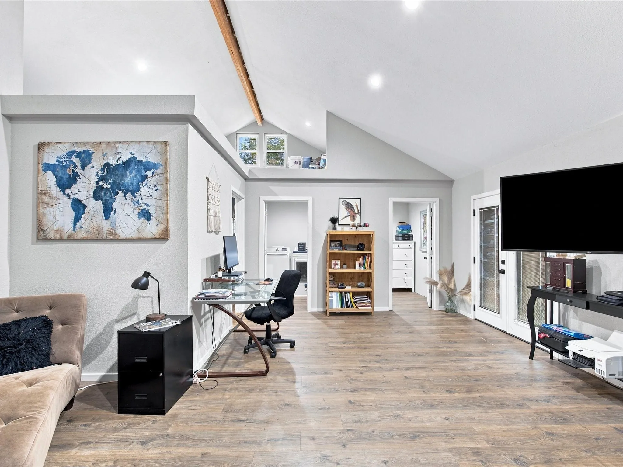 Primary Bedroom w/office