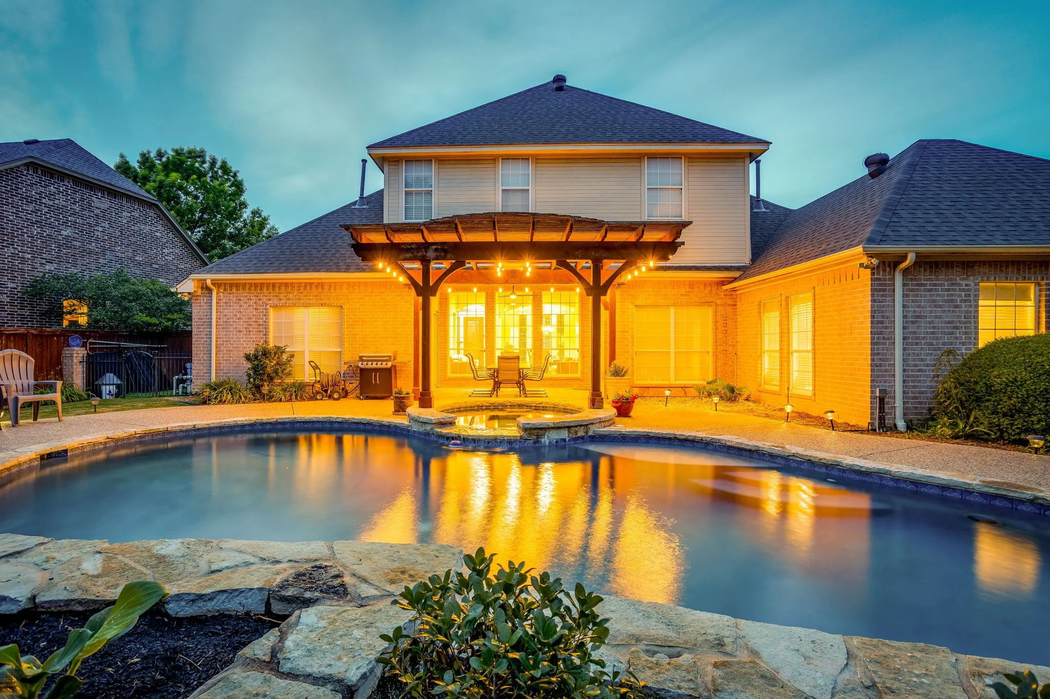 Single Family Residence For Sale in Tarrant County , 912 Thomas Crossing Drive, Fort Worth, Texas 76028, 4 Bedroom, 3 Bathroom, 2 Garage spaces, 3,160 Sqft, built in 1999, mls#21382800, Real Estate Agent in Fort Worth, Homes For Sale in Tarrant county, Homes For Sale in Fort Worth, Realtor in Fort Worth Texas, Real Estate Brokerage Independent Realty Texas, Luminita Cordes Realtor