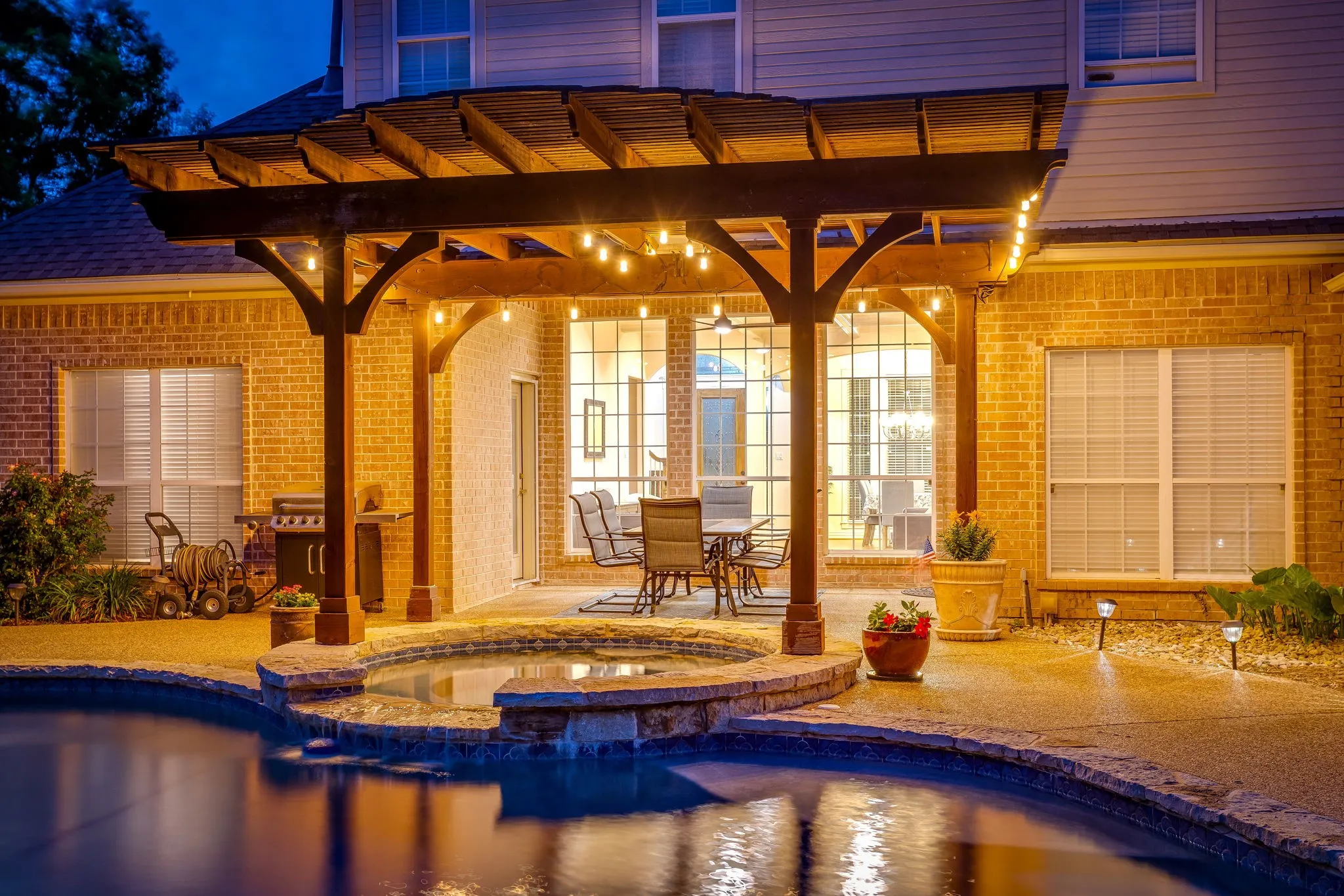 Single Family Residence For Sale in Tarrant County , 912 Thomas Crossing Drive, Fort Worth, Texas 76028, 4 Bedroom, 3 Bathroom, 2 Garage spaces, 3,160 Sqft, built in 1999, mls#21382800, Real Estate Agent in Fort Worth, Homes For Sale in Tarrant county, Homes For Sale in Fort Worth, Realtor in Fort Worth Texas, Real Estate Brokerage Independent Realty Texas, Luminita Cordes Realtor