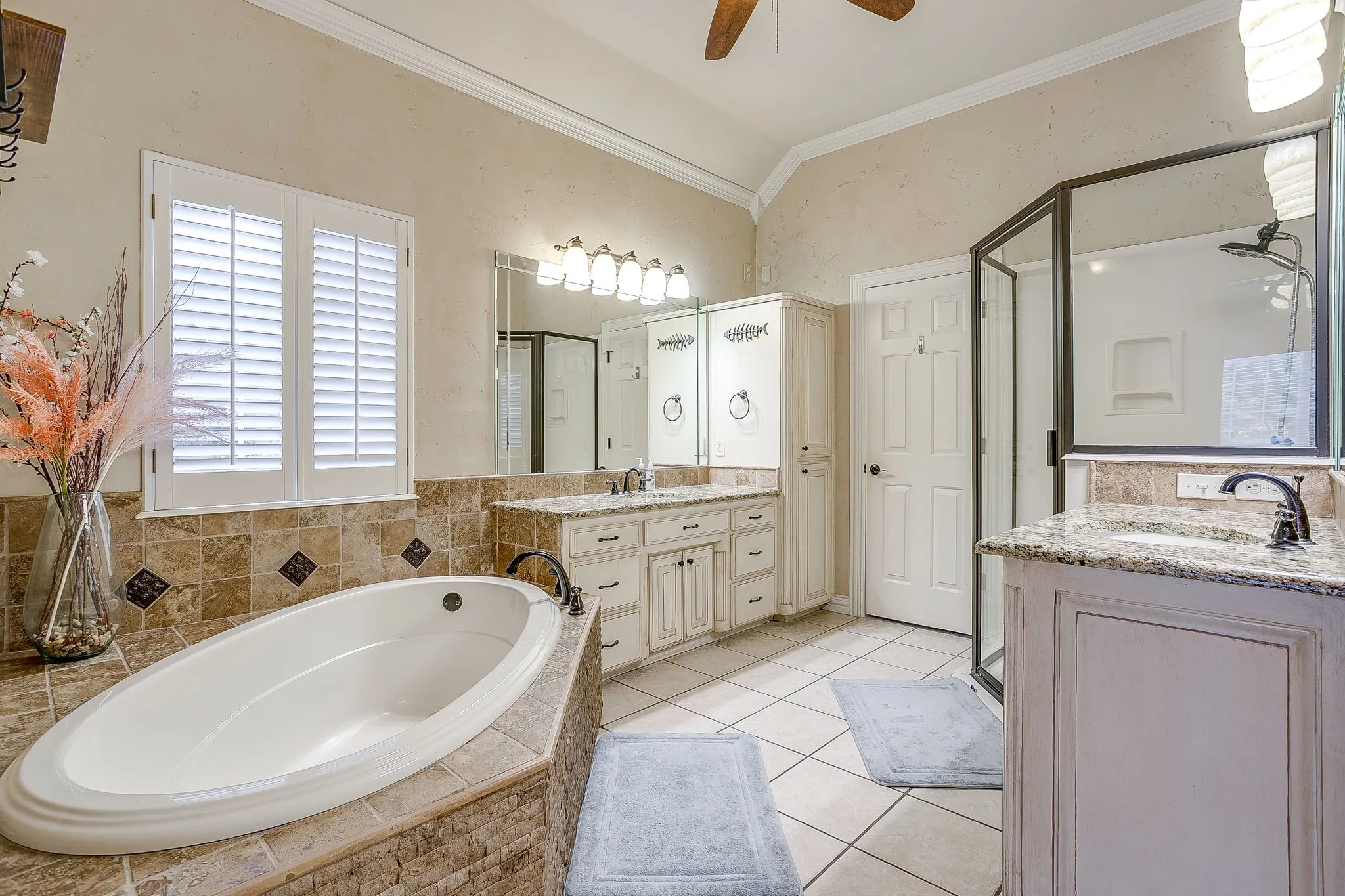 Single Family Residence For Sale in Tarrant County , 912 Thomas Crossing Drive, Fort Worth, Texas 76028, 4 Bedroom, 3 Bathroom, 2 Garage spaces, 3,160 Sqft, built in 1999, mls#21382800, Real Estate Agent in Fort Worth, Homes For Sale in Tarrant county, Homes For Sale in Fort Worth, Realtor in Fort Worth Texas, Real Estate Brokerage Independent Realty Texas, Luminita Cordes Realtor