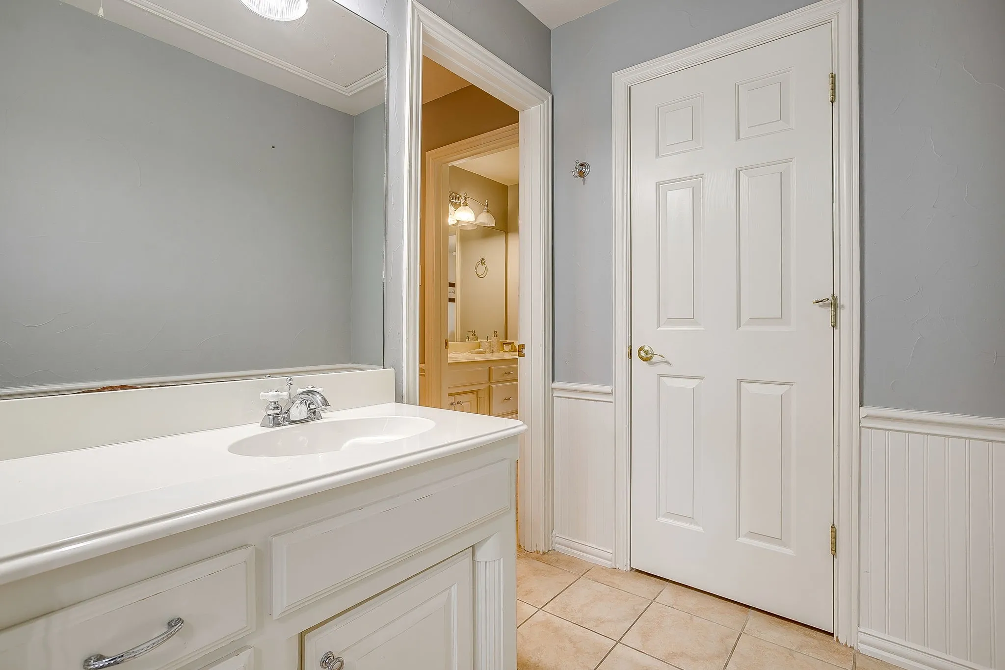 Upstairs jack and jill bathroom