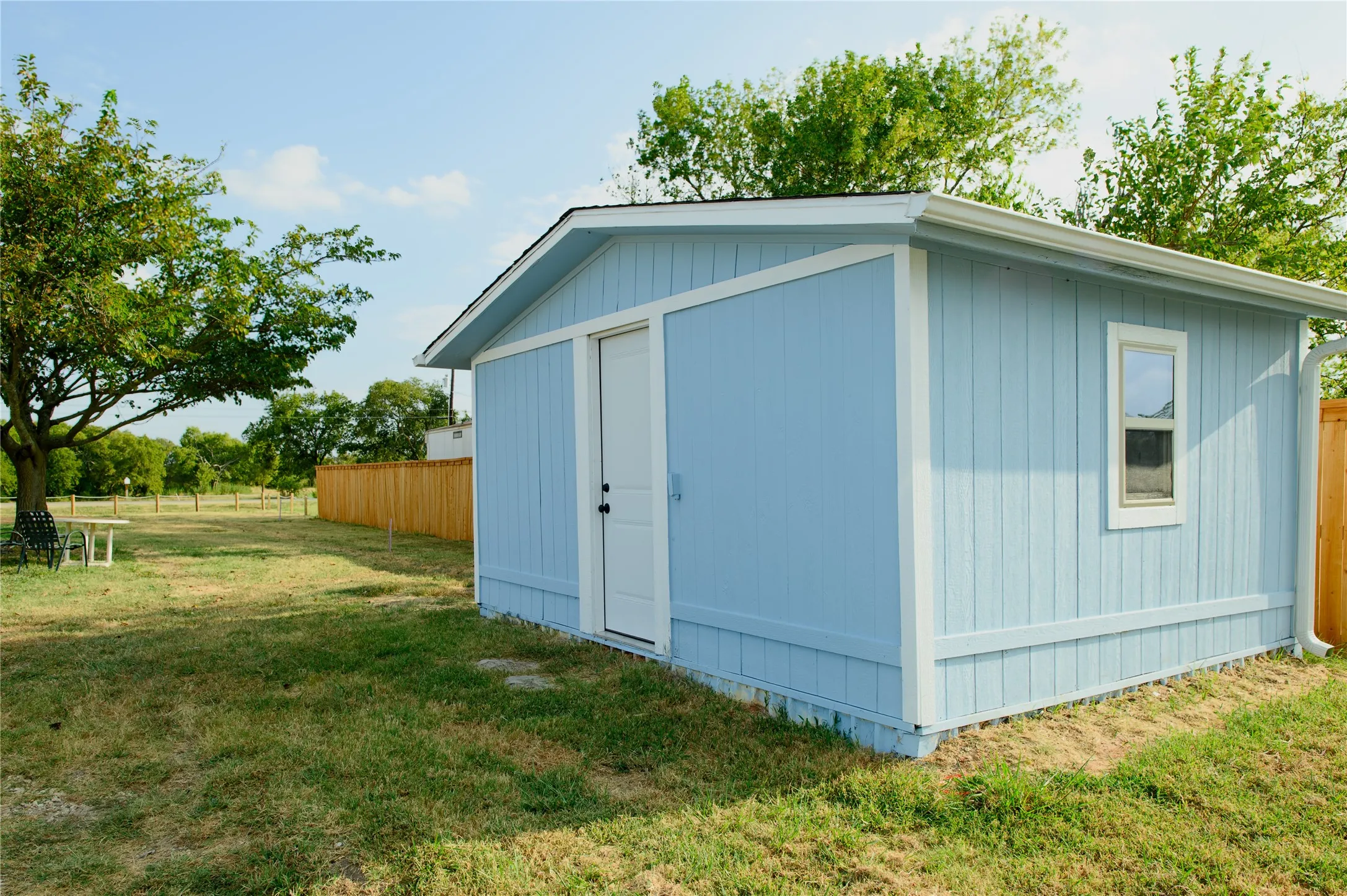 Single Family Residence For Sale in Grayson County , 4401 Elementary Drive, Southmayd, Texas 76268, 3 Bedroom, 2 Bathroom, 1 Garage spaces, 1,401 Sqft, built in 1920, mls#21383016, Real Estate Agent in Southmayd, Homes For Sale in Grayson county, Homes For Sale in Southmayd, Realtor in Southmayd Texas, Real Estate Brokerage Independent Realty Texas, Luminita Cordes Realtor