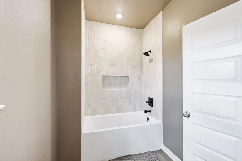 Single Family Residence For Sale in Johnson County , 8001 County Road 109, Alvarado, Texas 76009, 3 Bedroom, 2 Bathroom, 2 Garage spaces, 1,343 Sqft, built in 2019, mls#21382676, Real Estate Agent in Alvarado, Homes For Sale in Johnson county, Homes For Sale in Alvarado, Realtor in Alvarado Texas, Real Estate Brokerage Independent Realty Texas, Luminita Cordes Realtor