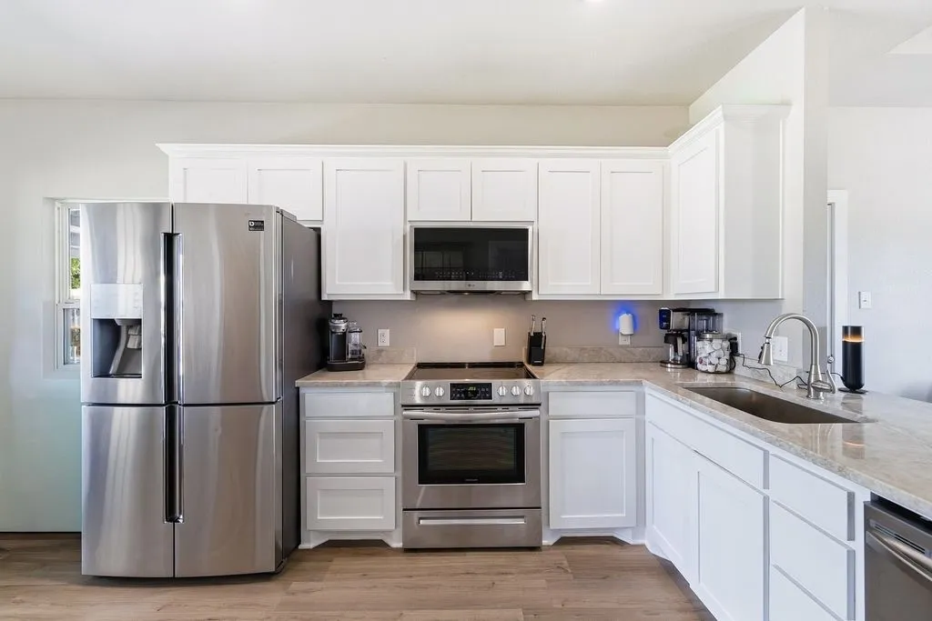 Single Family Residence For Sale in Johnson County , 8001 County Road 109, Alvarado, Texas 76009, 3 Bedroom, 2 Bathroom, 2 Garage spaces, 1,343 Sqft, built in 2019, mls#21382676, Real Estate Agent in Alvarado, Homes For Sale in Johnson county, Homes For Sale in Alvarado, Realtor in Alvarado Texas, Real Estate Brokerage Independent Realty Texas, Luminita Cordes Realtor