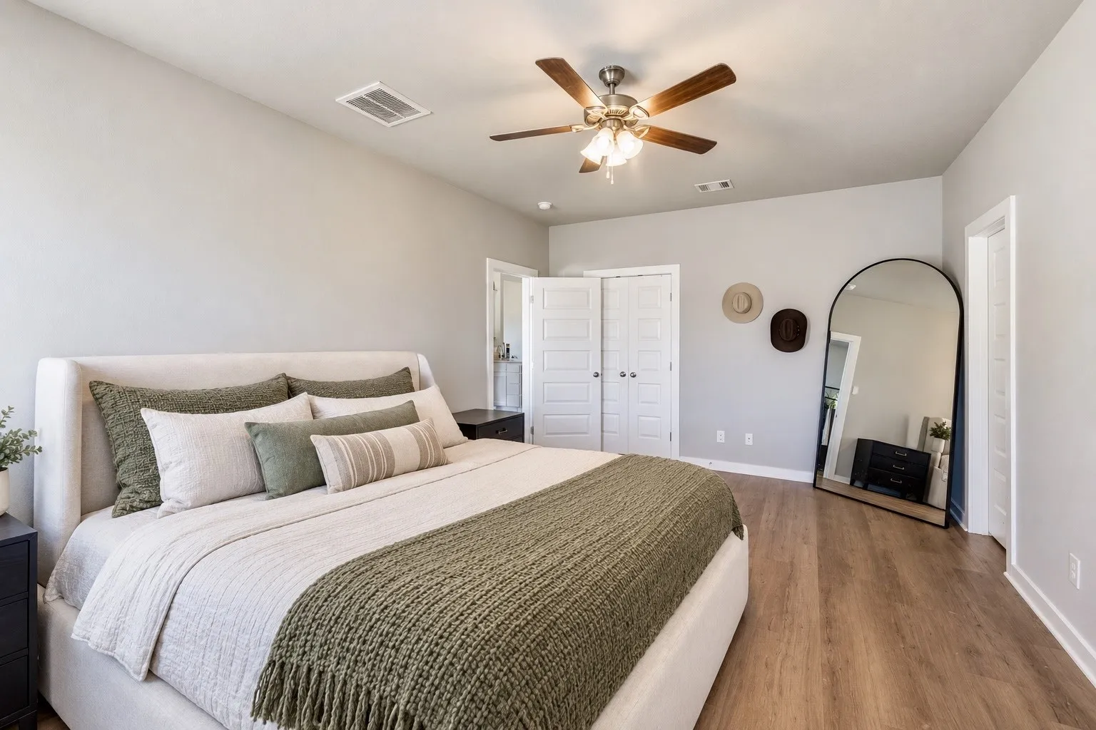 Single Family Residence For Sale in Johnson County , 8001 County Road 109, Alvarado, Texas 76009, 3 Bedroom, 2 Bathroom, 2 Garage spaces, 1,343 Sqft, built in 2019, mls#21382676, Real Estate Agent in Alvarado, Homes For Sale in Johnson county, Homes For Sale in Alvarado, Realtor in Alvarado Texas, Real Estate Brokerage Independent Realty Texas, Luminita Cordes Realtor
