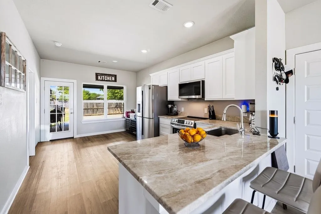 Single Family Residence For Sale in Johnson County , 8001 County Road 109, Alvarado, Texas 76009, 3 Bedroom, 2 Bathroom, 2 Garage spaces, 1,343 Sqft, built in 2019, mls#21382676, Real Estate Agent in Alvarado, Homes For Sale in Johnson county, Homes For Sale in Alvarado, Realtor in Alvarado Texas, Real Estate Brokerage Independent Realty Texas, Luminita Cordes Realtor