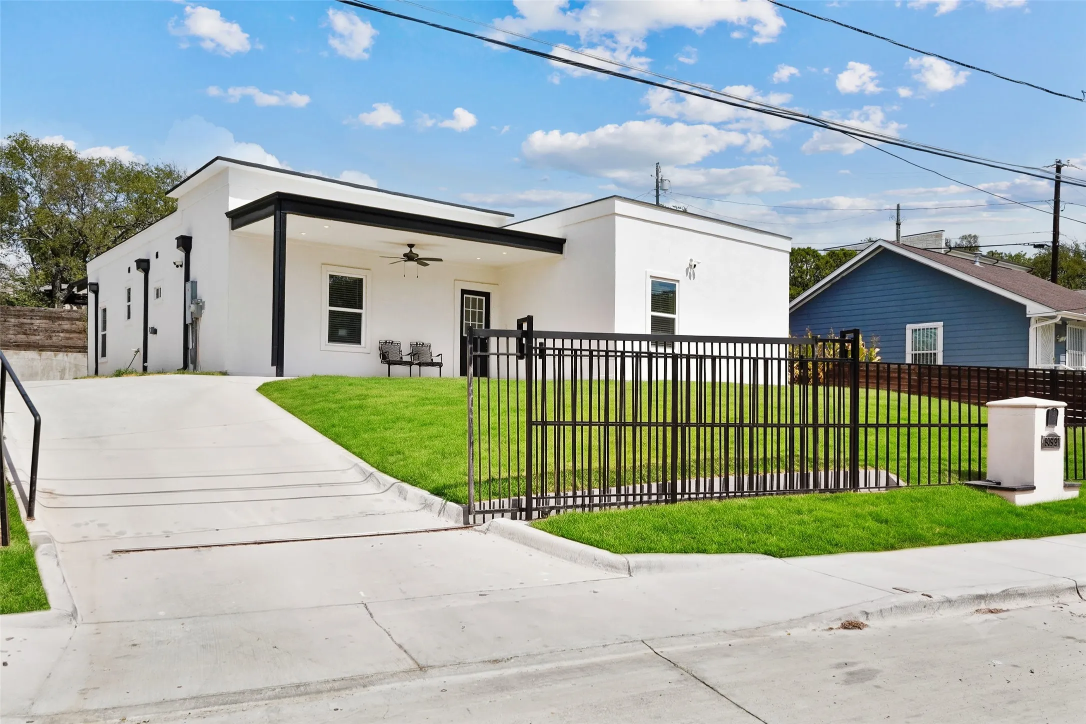 Single Family Residence For Sale in Dallas County , 5405 N Arcadia Drive, Dallas, Texas 75211, 4 Bedroom, 3 Bathroom, Garage spaces, 2,082 Sqft, built in 2021, mls#21382717, Real Estate Agent in Dallas, Homes For Sale in Dallas county, Homes For Sale in Dallas, Realtor in Dallas Texas, Real Estate Brokerage Independent Realty Texas, Luminita Cordes Realtor