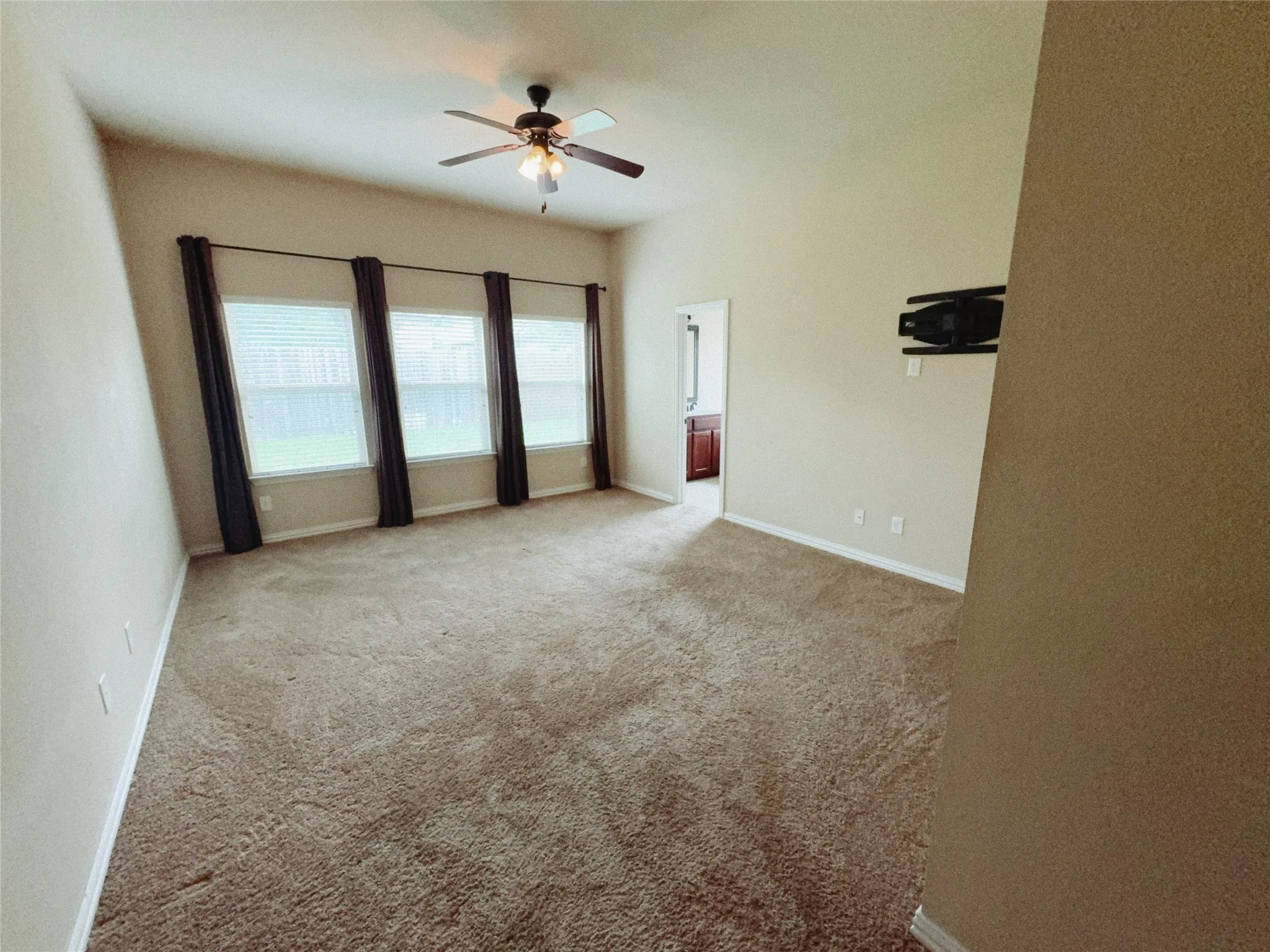 Single Family Residence For Sale in Tarrant County , 7421 Innisbrook Lane, Fort Worth, Texas 76179, 4 Bedroom, 2 Bathroom, 2 Garage spaces, 2,073 Sqft, built in 2015, mls#21383039, Real Estate Agent in Fort Worth, Homes For Sale in Tarrant county, Homes For Sale in Fort Worth, Realtor in Fort Worth Texas, Real Estate Brokerage Independent Realty Texas, Luminita Cordes Realtor
