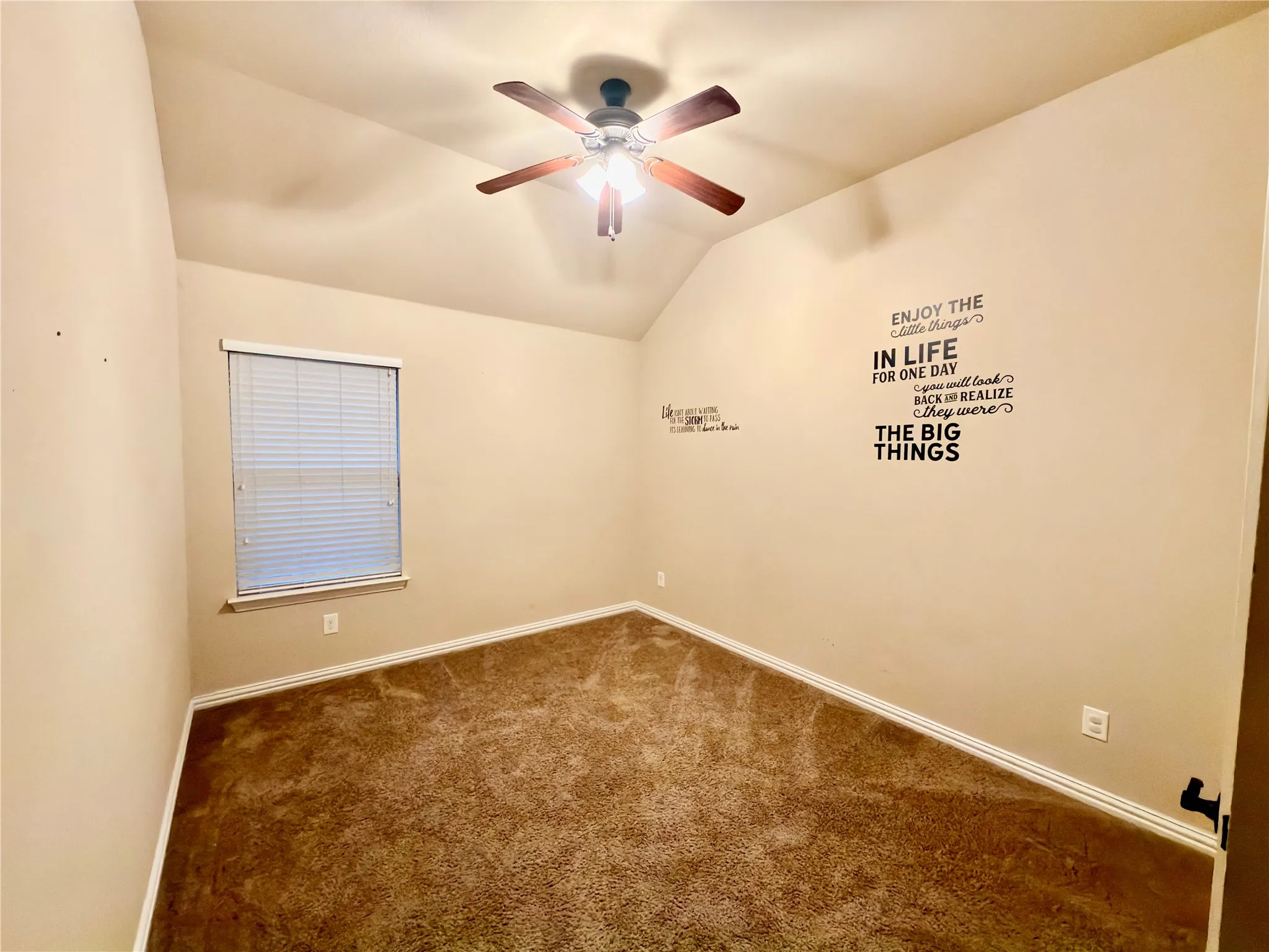 Single Family Residence For Sale in Tarrant County , 7421 Innisbrook Lane, Fort Worth, Texas 76179, 4 Bedroom, 2 Bathroom, 2 Garage spaces, 2,073 Sqft, built in 2015, mls#21383039, Real Estate Agent in Fort Worth, Homes For Sale in Tarrant county, Homes For Sale in Fort Worth, Realtor in Fort Worth Texas, Real Estate Brokerage Independent Realty Texas, Luminita Cordes Realtor