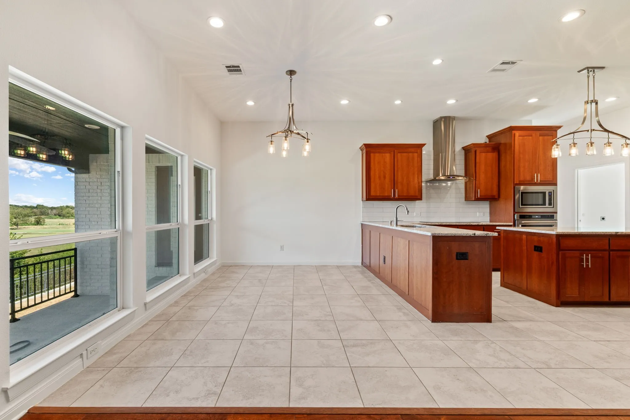 Single Family Residence For Sale in Dallas County , 3648 Bluegrass Drive, Grand Prairie, Texas 75052, 4 Bedroom, 3 Bathroom, 2 Garage spaces, 2,208 Sqft, built in 2018, mls#21382937, Real Estate Agent in Grand Prairie, Homes For Sale in Dallas county, Homes For Sale in Grand Prairie, Realtor in Grand Prairie Texas, Real Estate Brokerage Independent Realty Texas, Luminita Cordes Realtor
