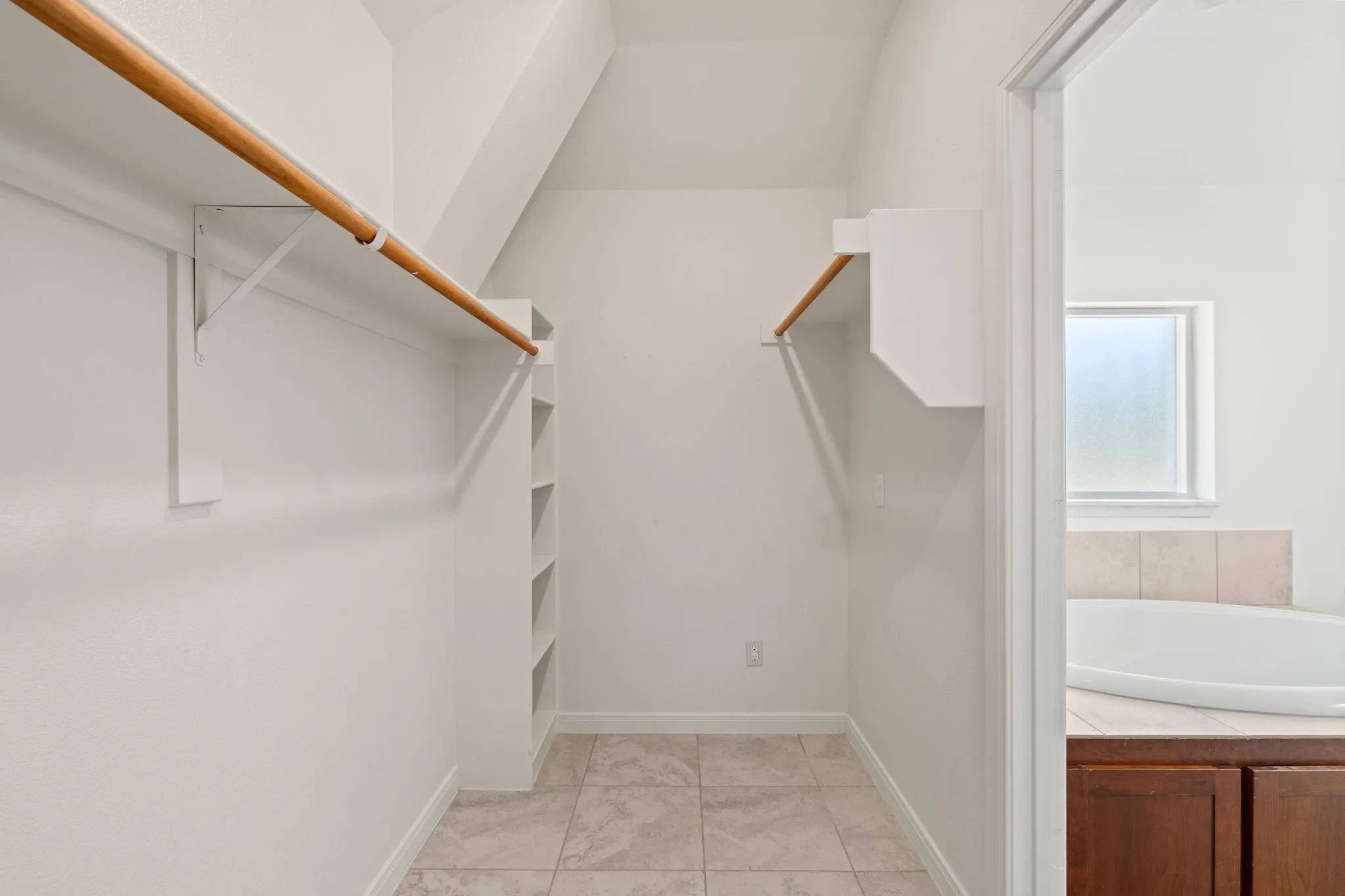 Single Family Residence For Sale in Dallas County , 3648 Bluegrass Drive, Grand Prairie, Texas 75052, 4 Bedroom, 3 Bathroom, 2 Garage spaces, 2,208 Sqft, built in 2018, mls#21382937, Real Estate Agent in Grand Prairie, Homes For Sale in Dallas county, Homes For Sale in Grand Prairie, Realtor in Grand Prairie Texas, Real Estate Brokerage Independent Realty Texas, Luminita Cordes Realtor