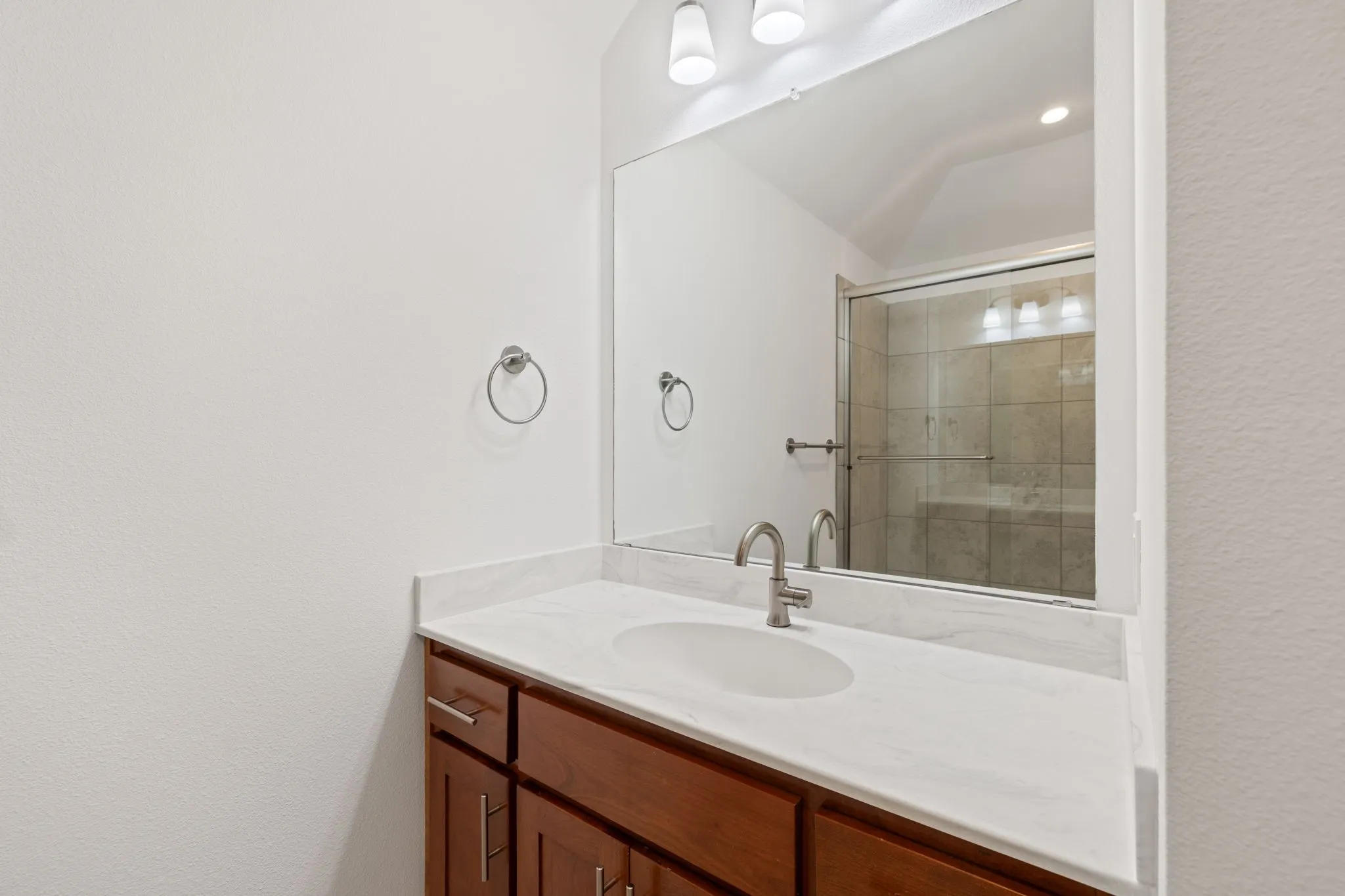 Single Family Residence For Sale in Dallas County , 3648 Bluegrass Drive, Grand Prairie, Texas 75052, 4 Bedroom, 3 Bathroom, 2 Garage spaces, 2,208 Sqft, built in 2018, mls#21382937, Real Estate Agent in Grand Prairie, Homes For Sale in Dallas county, Homes For Sale in Grand Prairie, Realtor in Grand Prairie Texas, Real Estate Brokerage Independent Realty Texas, Luminita Cordes Realtor