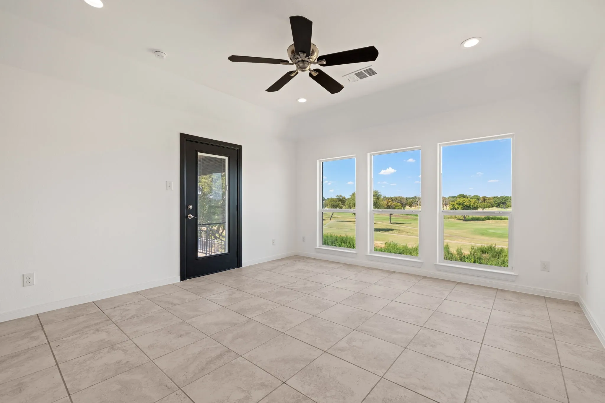 Single Family Residence For Sale in Dallas County , 3648 Bluegrass Drive, Grand Prairie, Texas 75052, 4 Bedroom, 3 Bathroom, 2 Garage spaces, 2,208 Sqft, built in 2018, mls#21382937, Real Estate Agent in Grand Prairie, Homes For Sale in Dallas county, Homes For Sale in Grand Prairie, Realtor in Grand Prairie Texas, Real Estate Brokerage Independent Realty Texas, Luminita Cordes Realtor