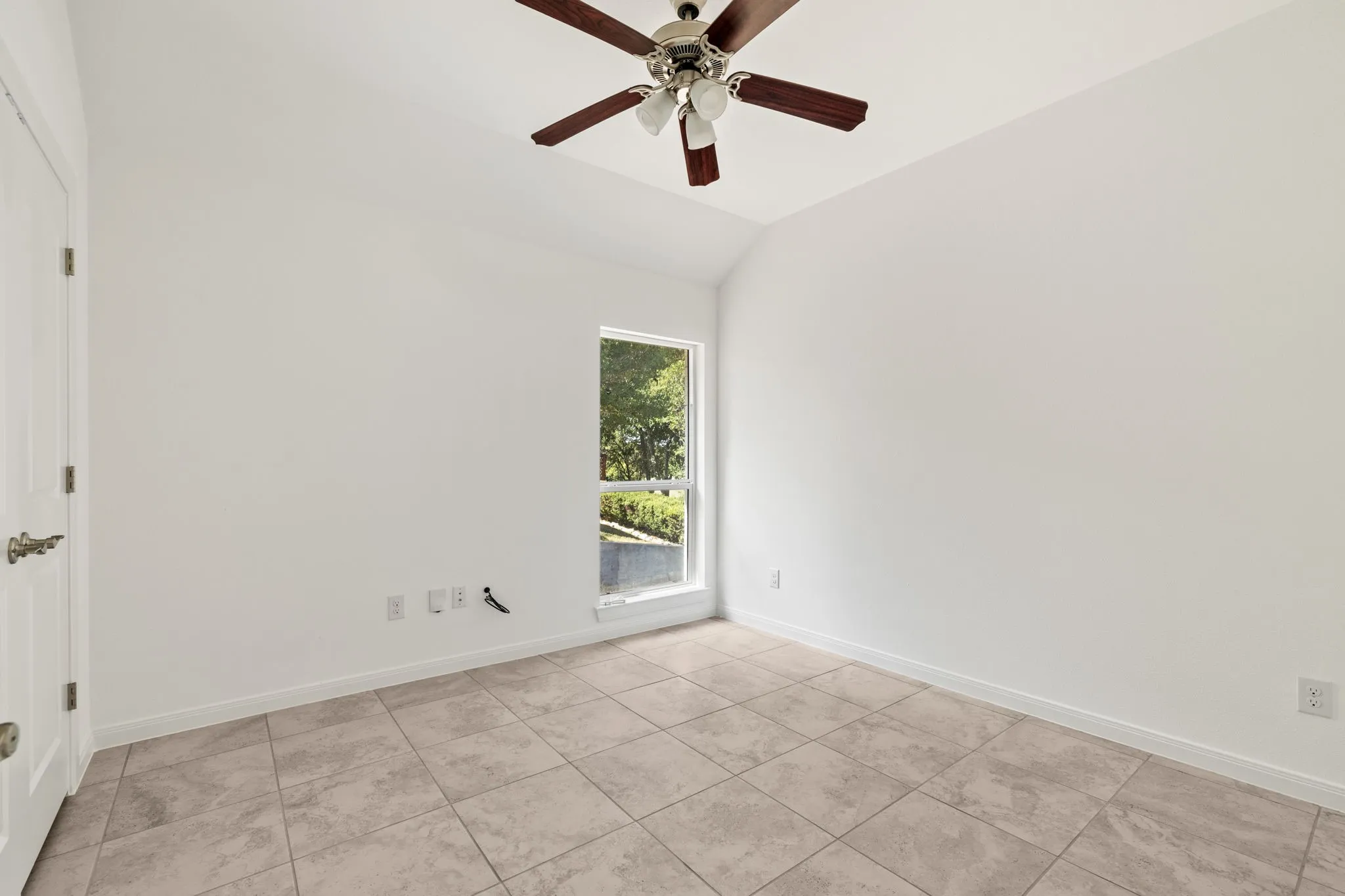 Single Family Residence For Sale in Dallas County , 3648 Bluegrass Drive, Grand Prairie, Texas 75052, 4 Bedroom, 3 Bathroom, 2 Garage spaces, 2,208 Sqft, built in 2018, mls#21382937, Real Estate Agent in Grand Prairie, Homes For Sale in Dallas county, Homes For Sale in Grand Prairie, Realtor in Grand Prairie Texas, Real Estate Brokerage Independent Realty Texas, Luminita Cordes Realtor